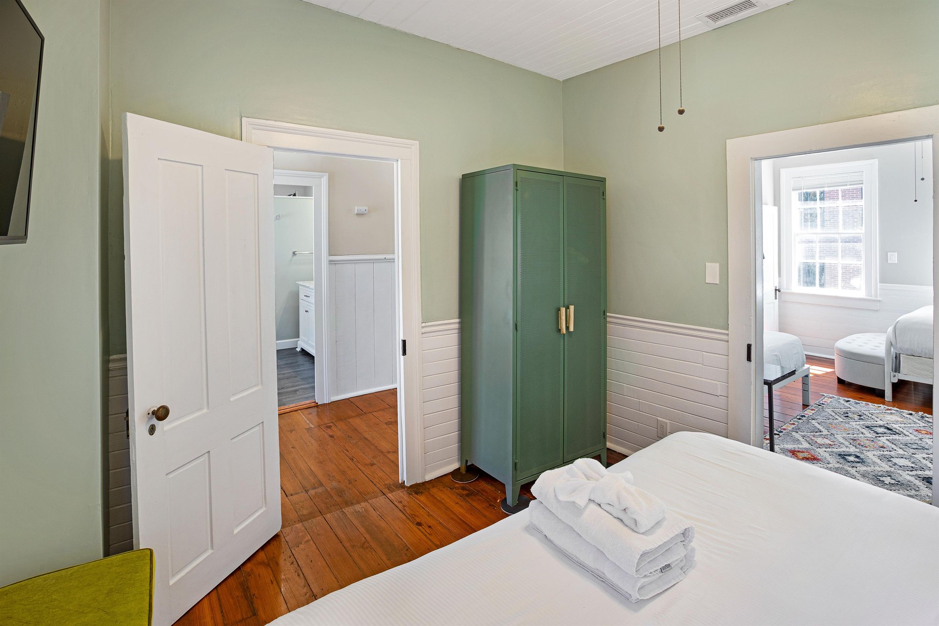 The wardrobe offers plenty of storage for your belongings.