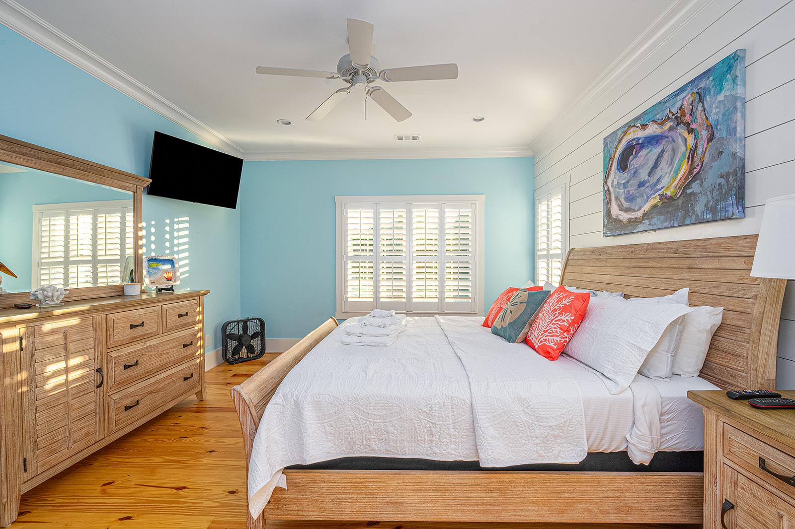 The primary suite boasts with space, a King bed and smarttelevision.