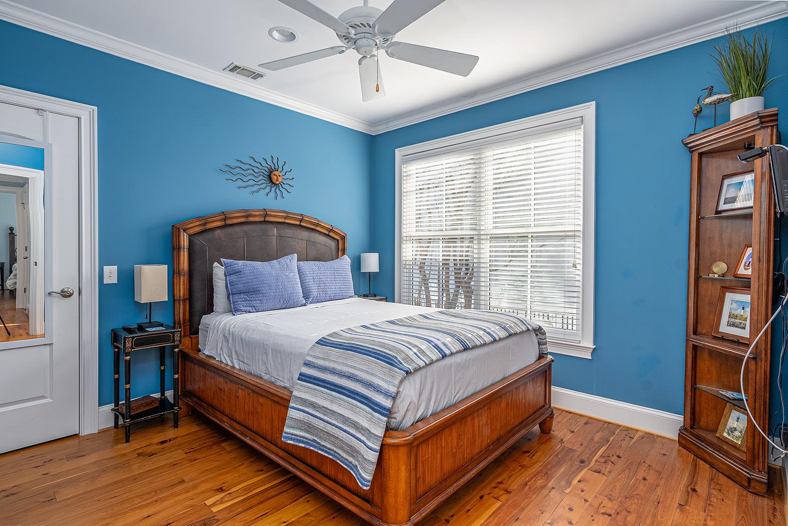 29984