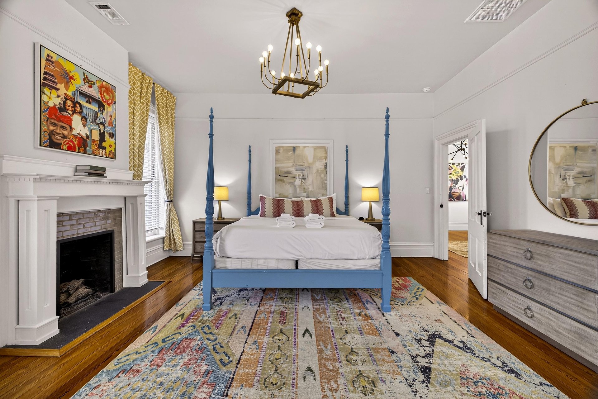 38900
