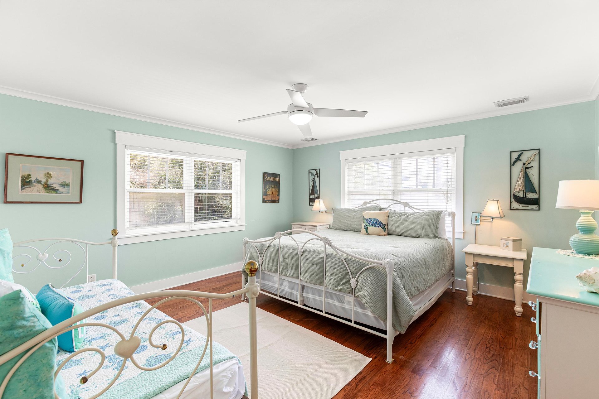King Bed  Twin Daybed  2nd Floor