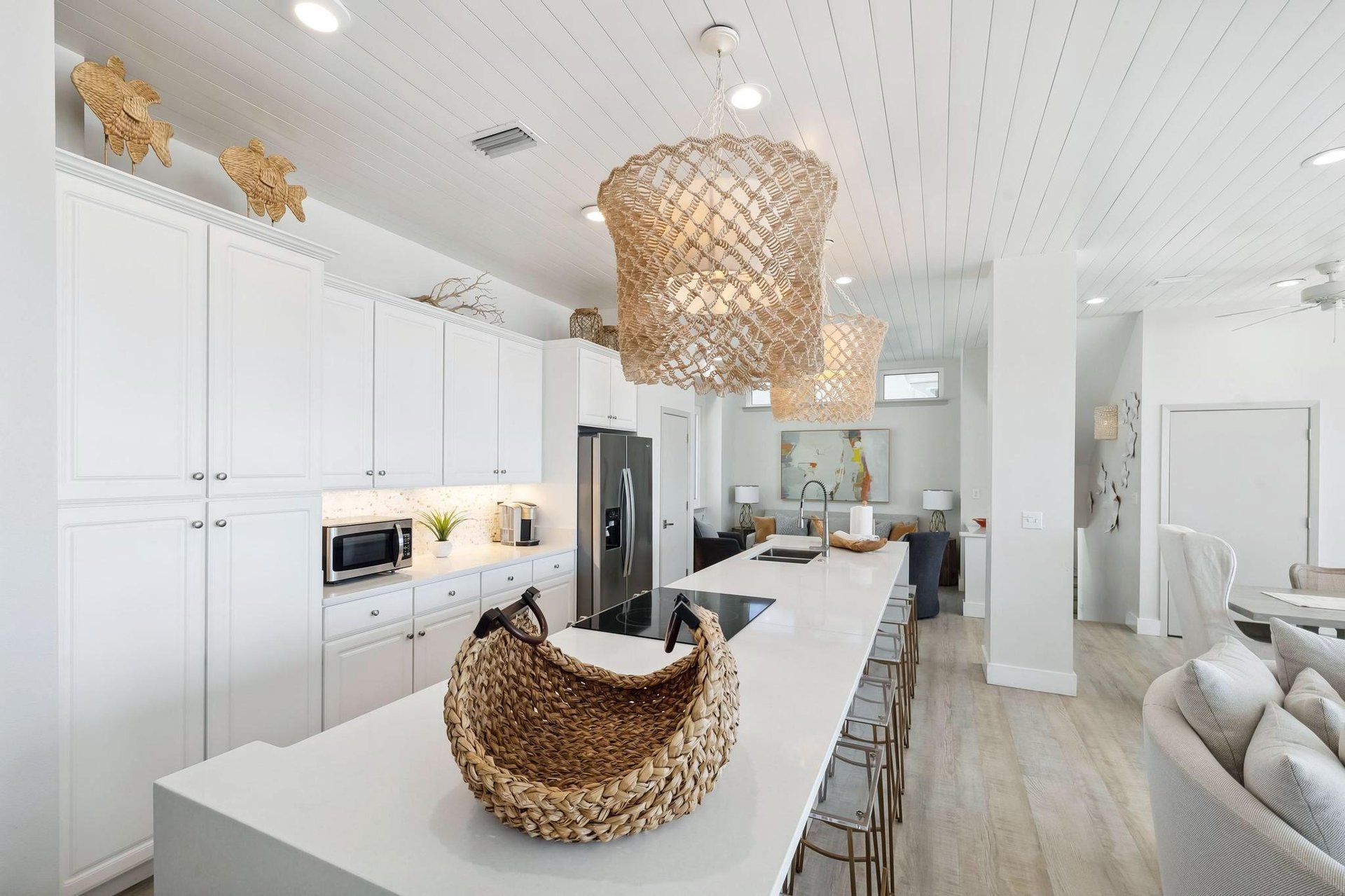 Ariola 706  Salt and Light Beach House 5