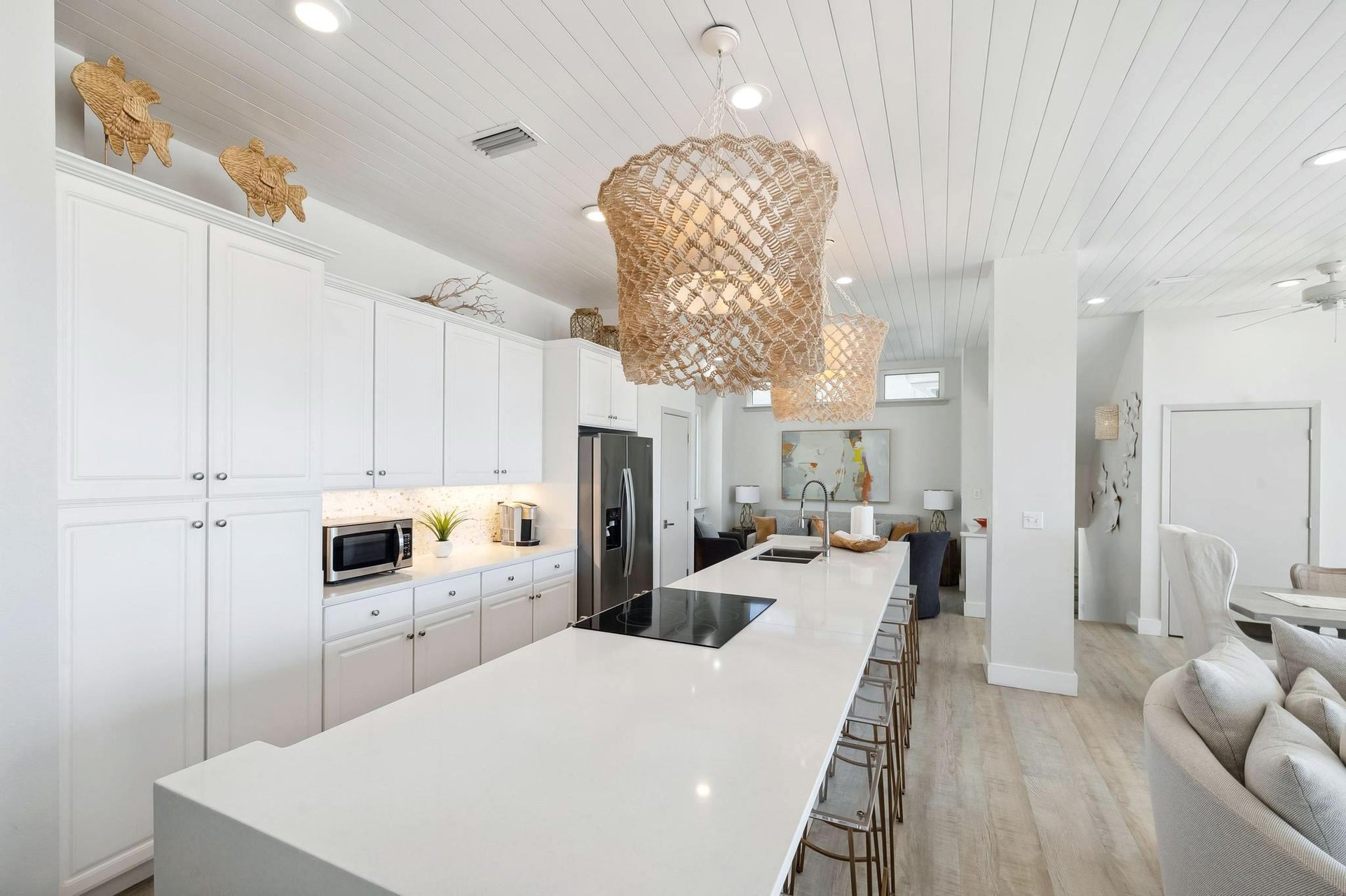 Ariola 706  Salt and Light Beach House 6