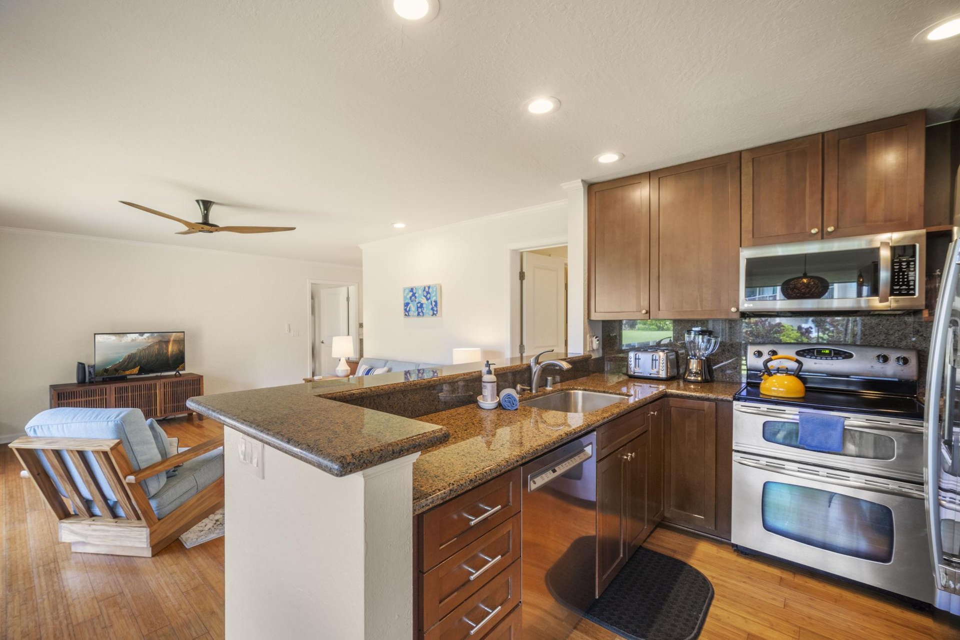 Fully equipped kitchen