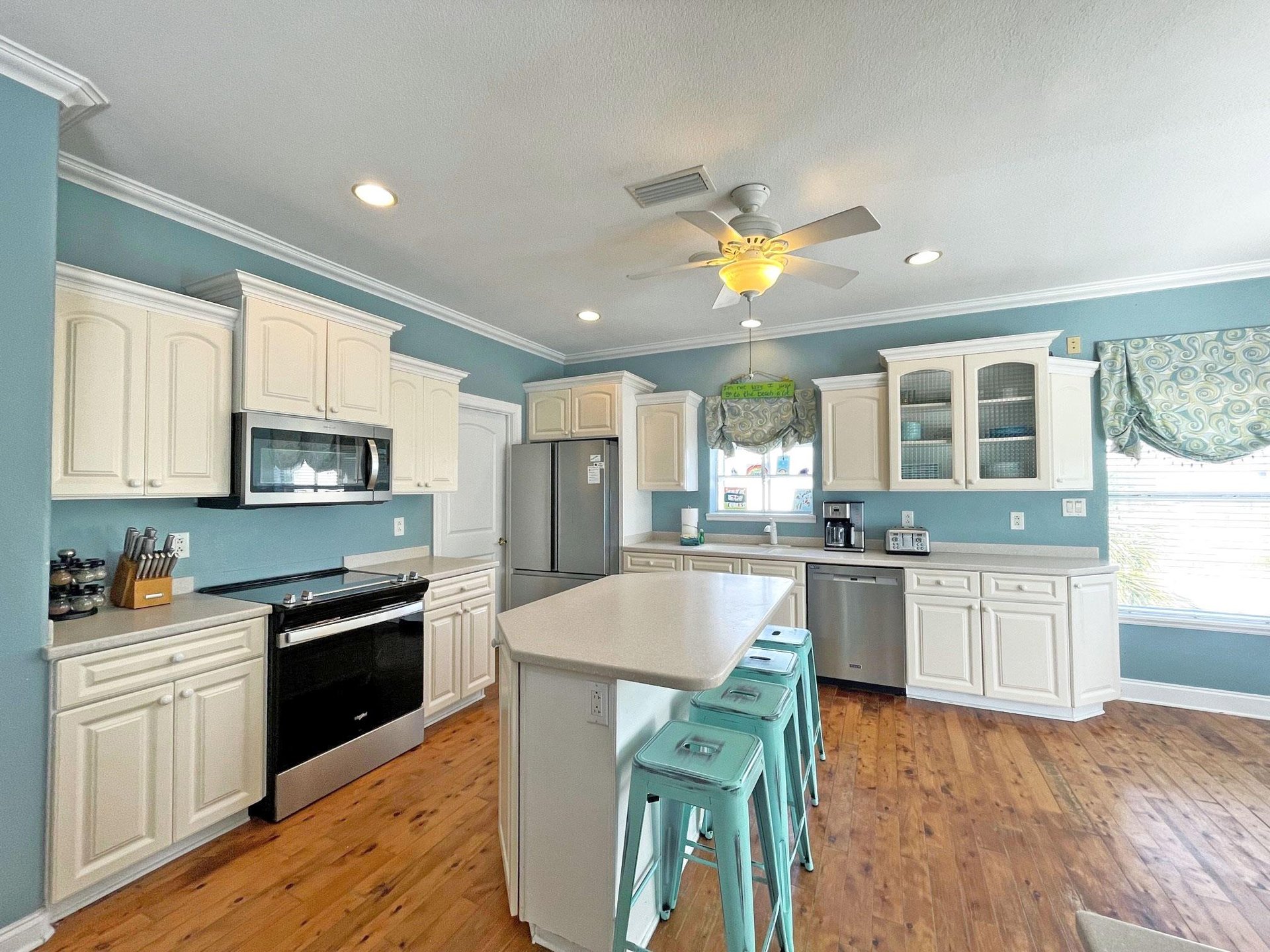 Maldonado 1206  Feeling Beachy 10