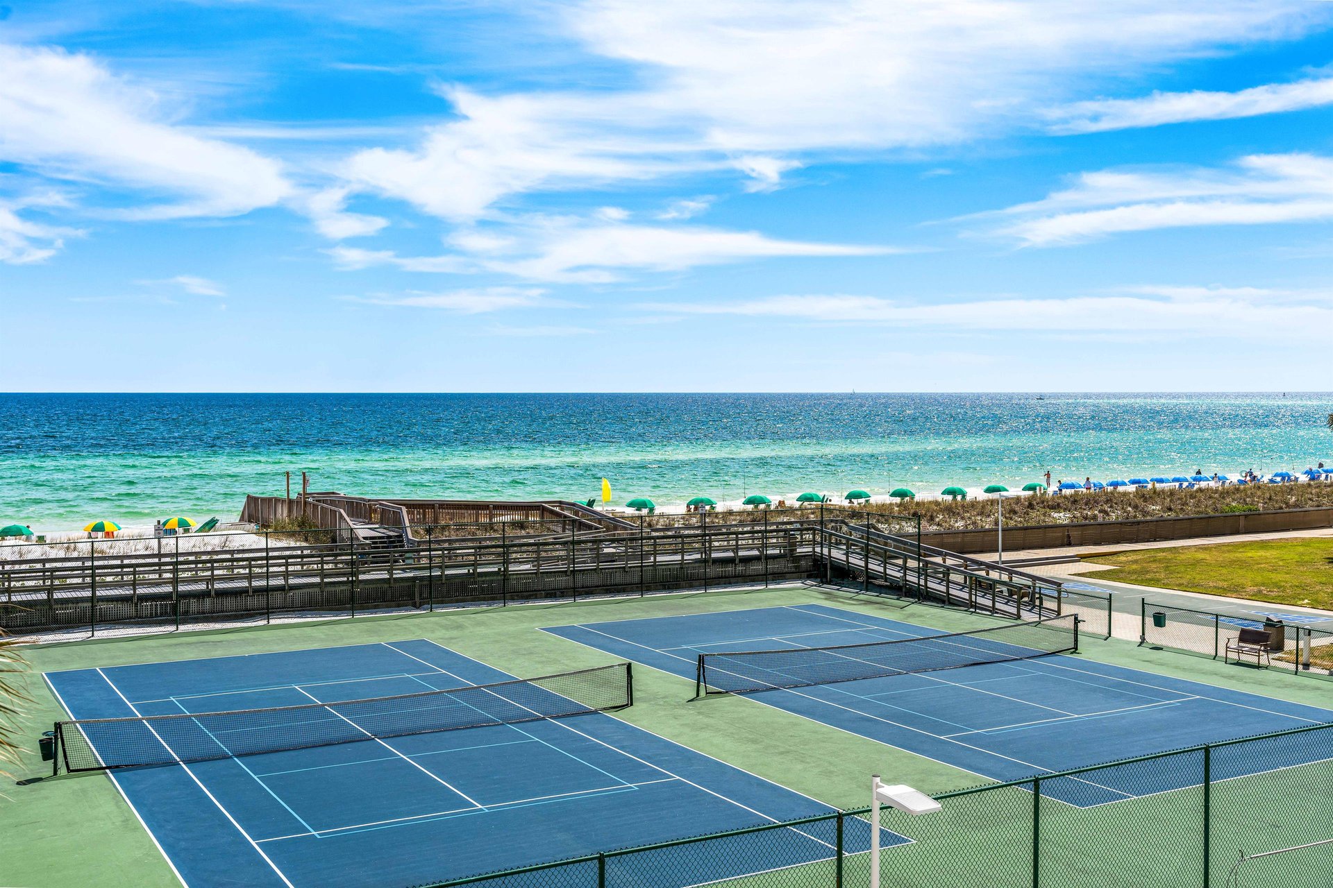 Holiday Surf and Racquet Unit 317 6
