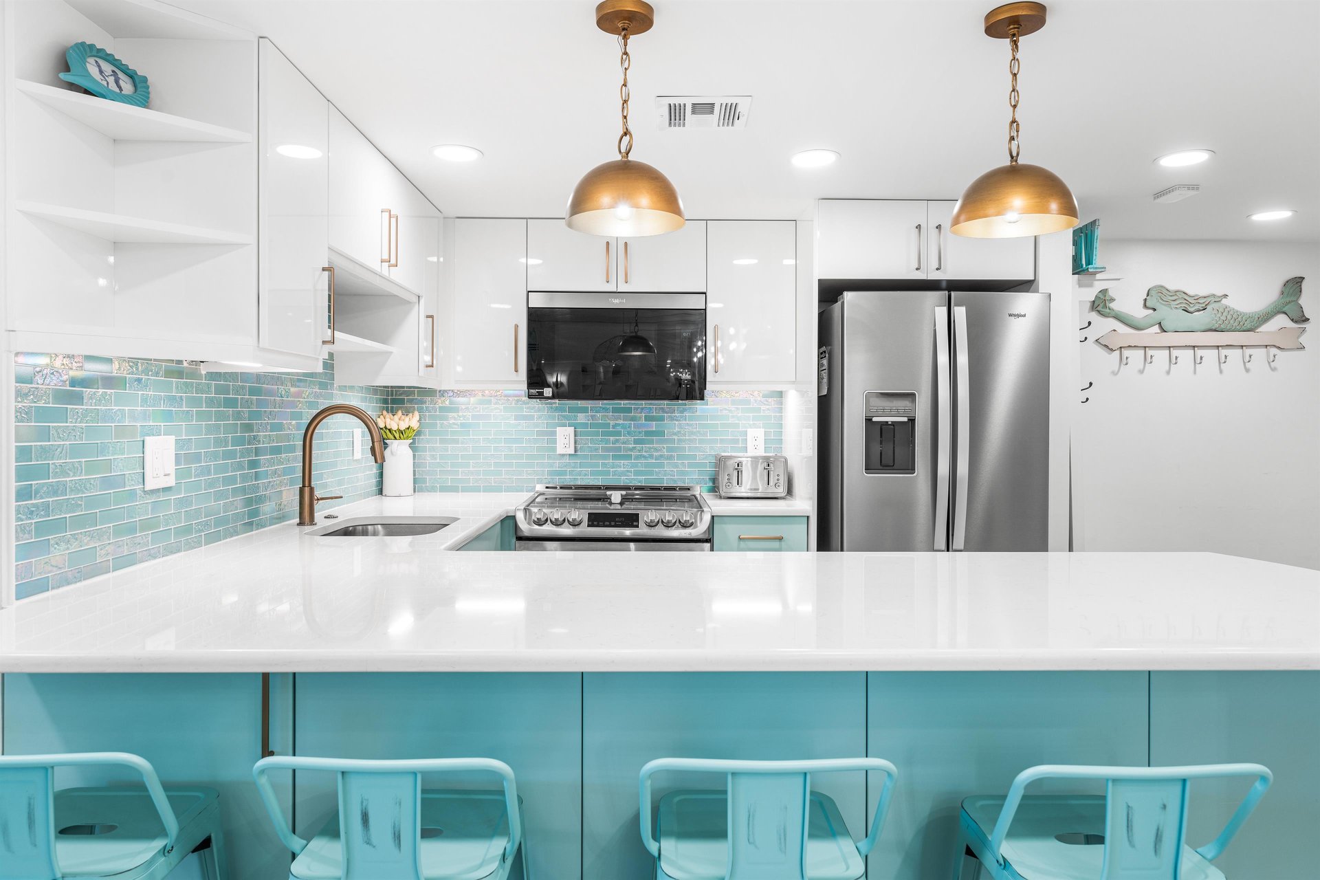 HSRC KitchenBreakfast Bar Seating For Four