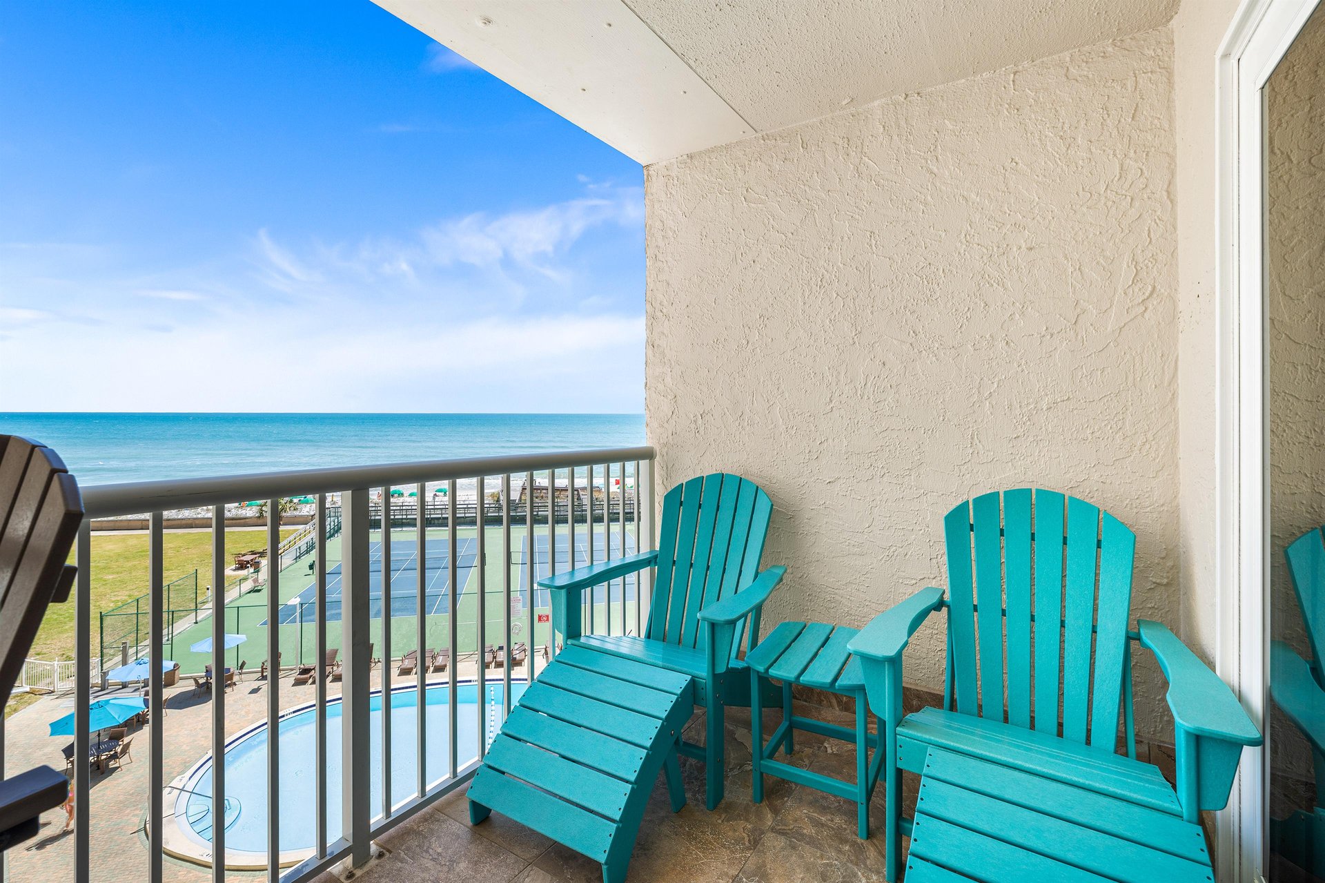 Holiday Surf and Racquet Unit 512 5