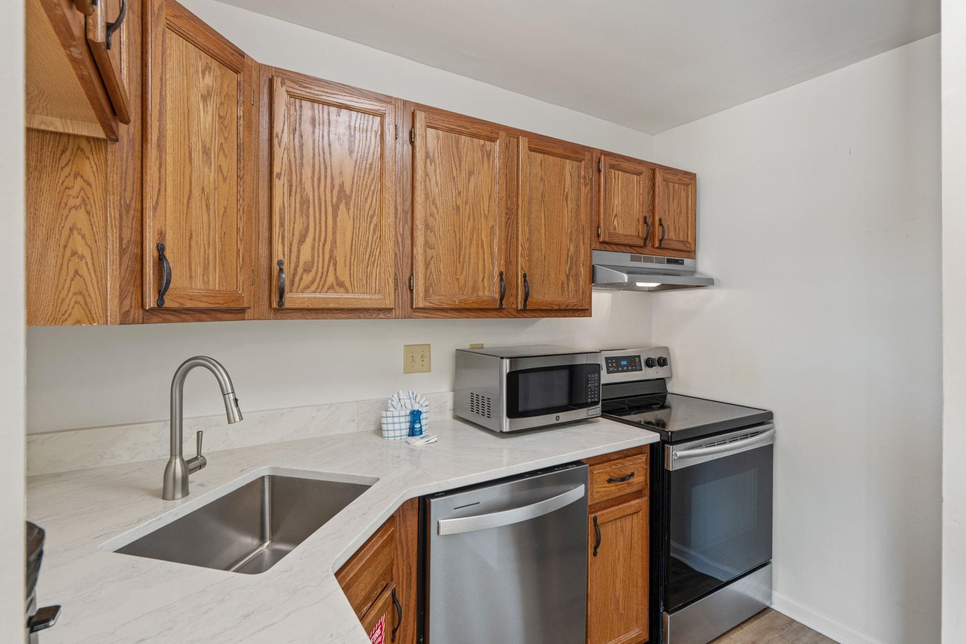 Full kitchen