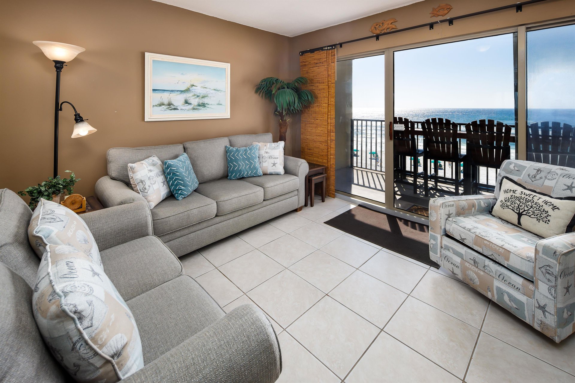 Kick back and relax in this AMAZING 1BR1BA 4th floor unit. With an amazing unit, comes an amazing view.