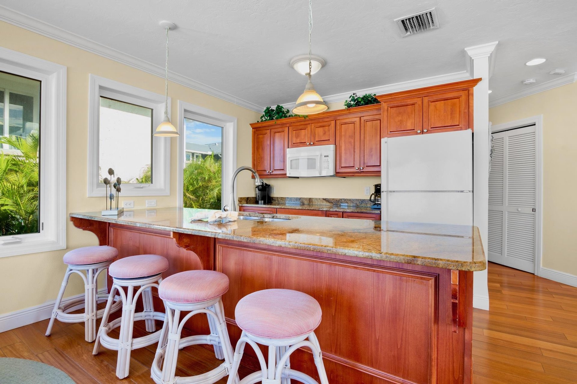 Breakfast Bar  Second Floor