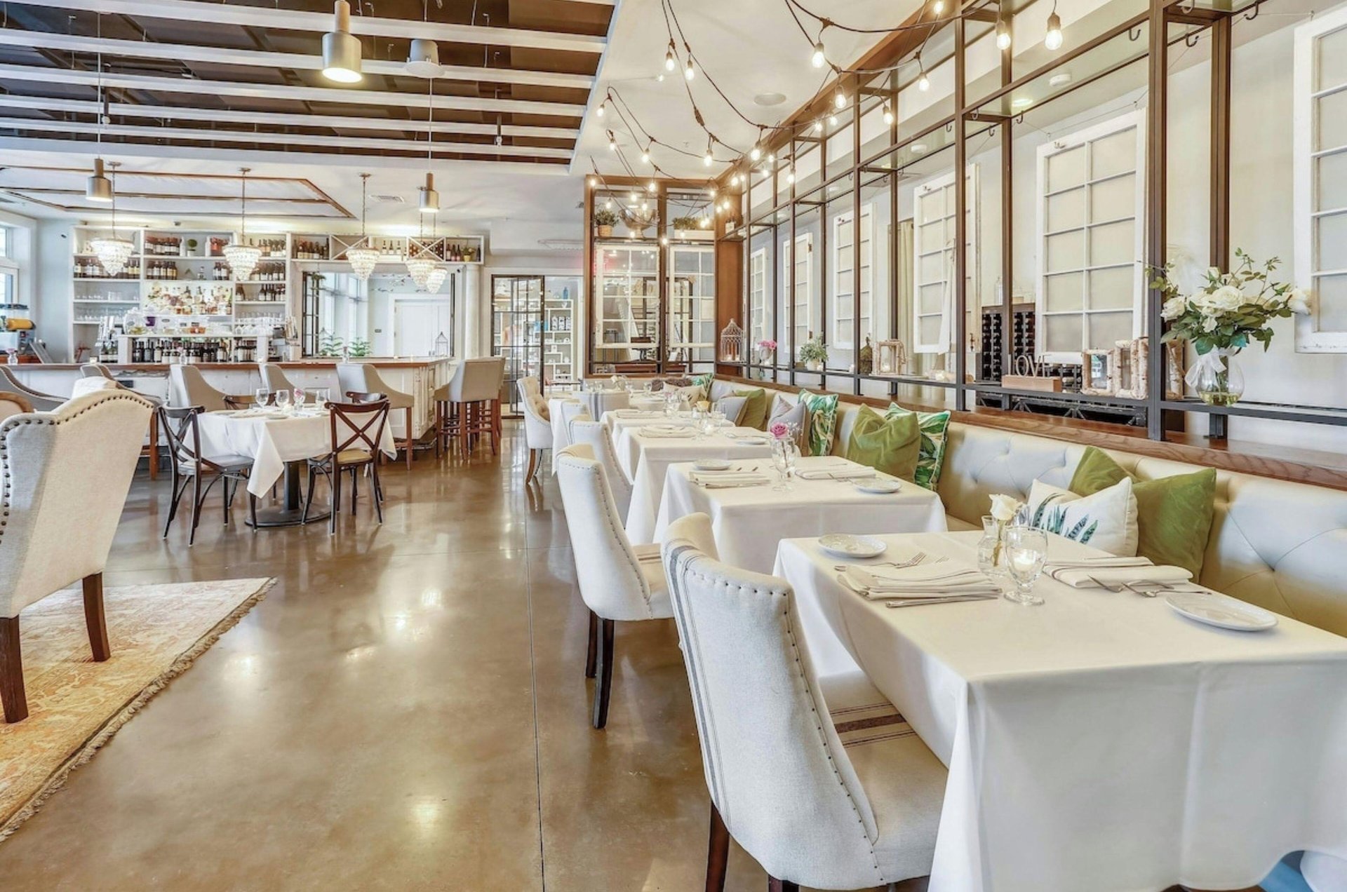 The restaurant at Waterline Villas  Marina