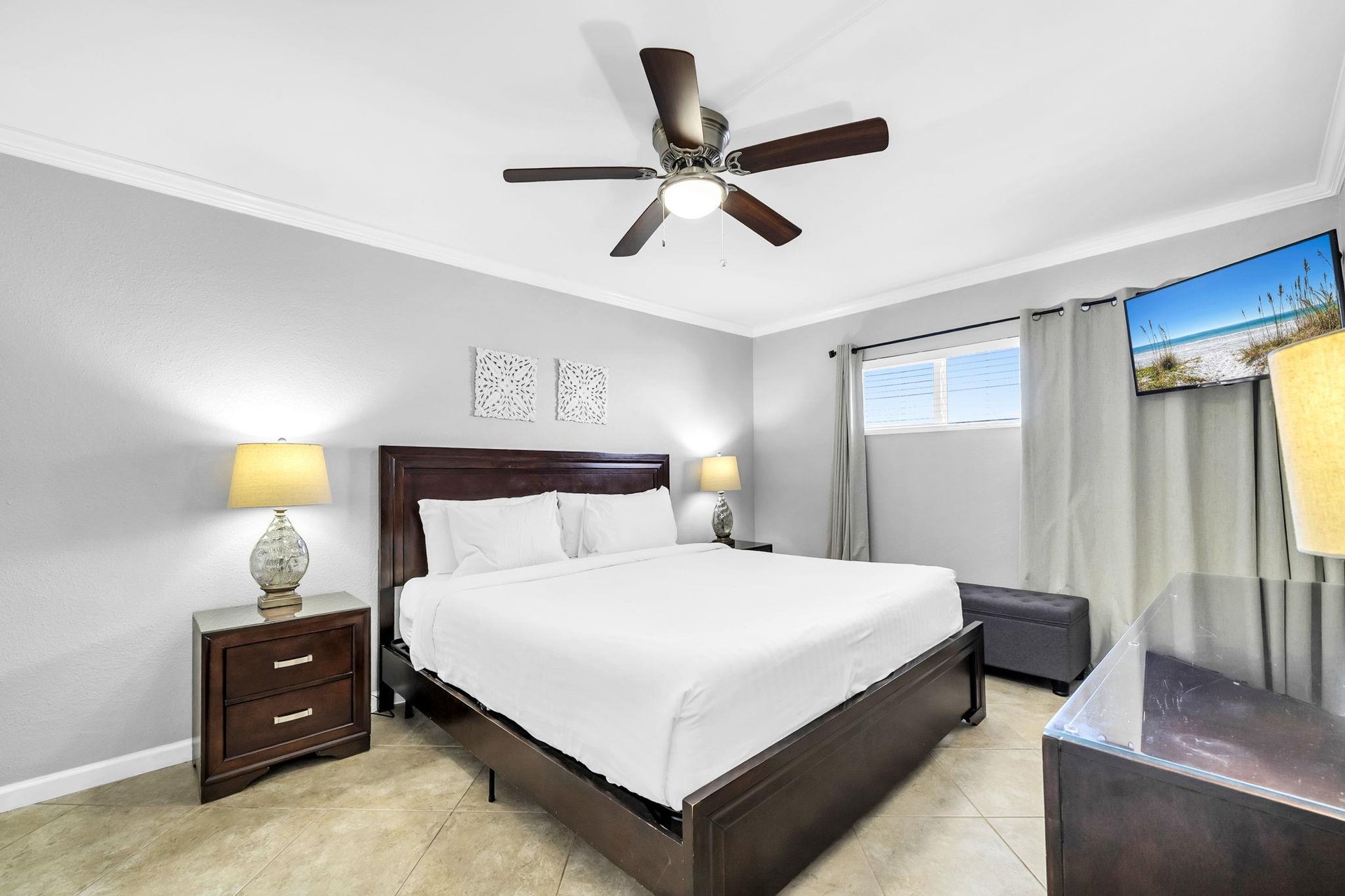 HSRC Bedroom With King Size Bed