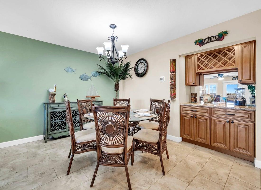 HSRC Dining Area With Seating For 6