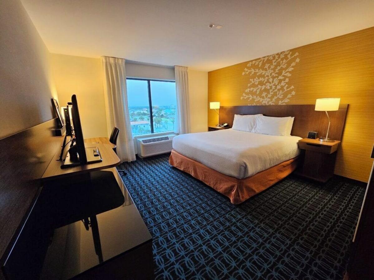 Room at Wavecrest Lodge in Fort Walton Beach, Florida