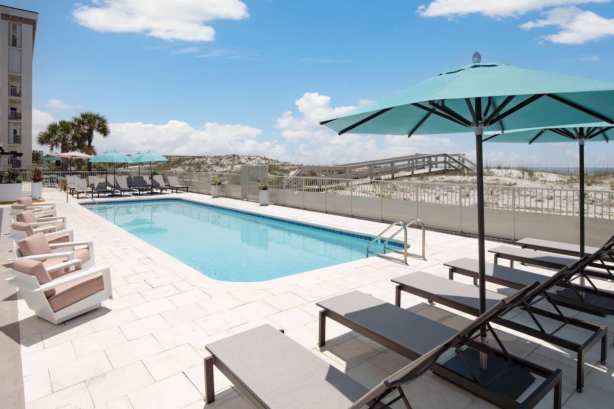 Pool at Beal House Hotel at Fort Walton Beach, Florida