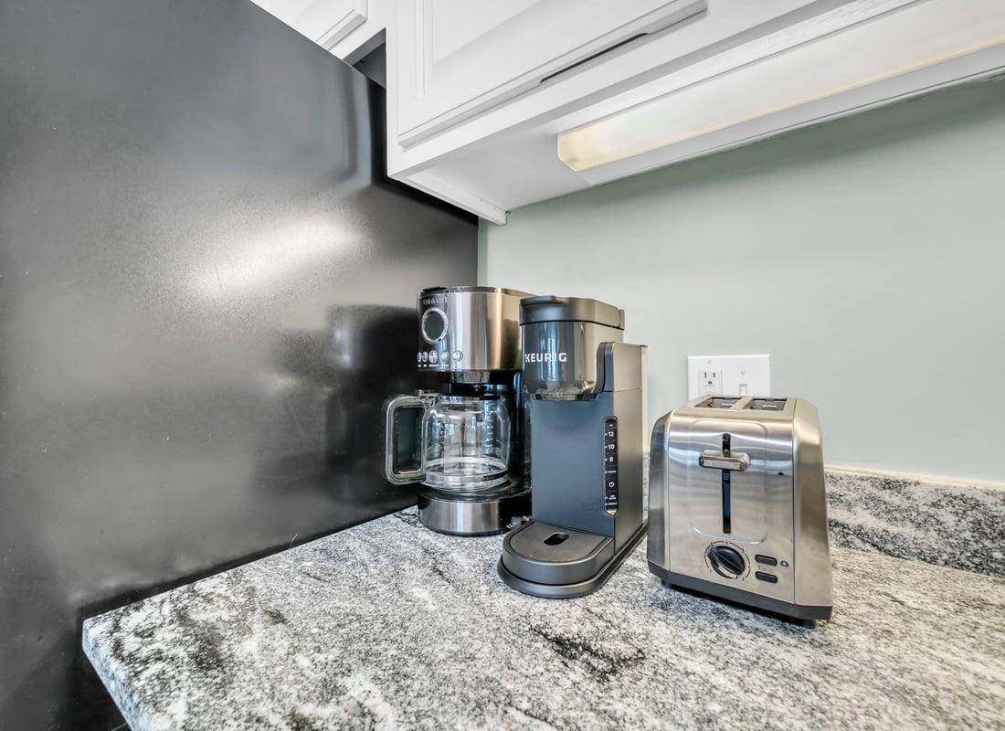 HSRC Keurig  Standard Drip Coffee Maker  Toaster