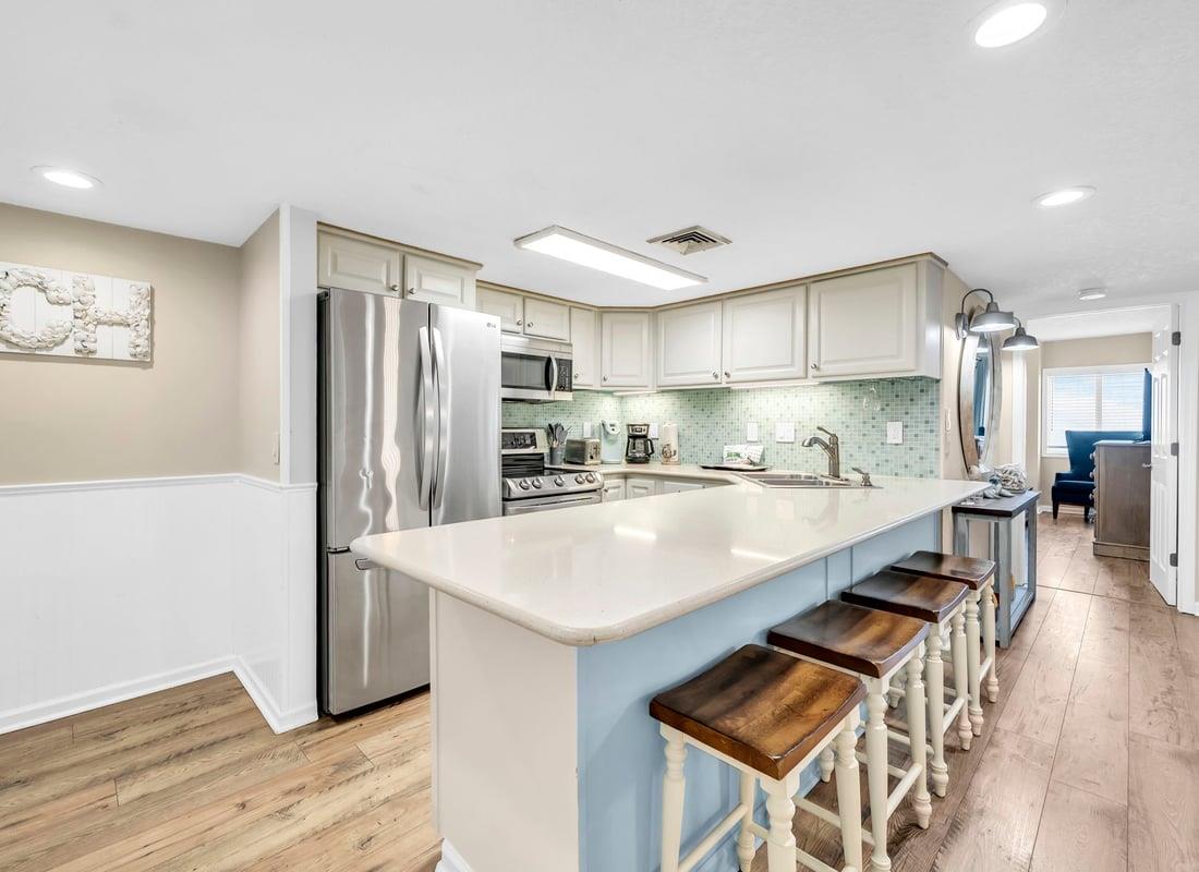 HSRC KitchenBreakfast Area With Seating For Four