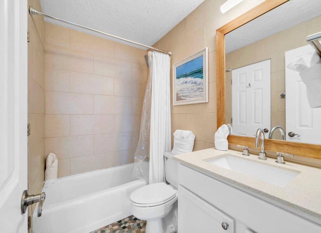 HSRC Guest Bathroom With TubShower Combo