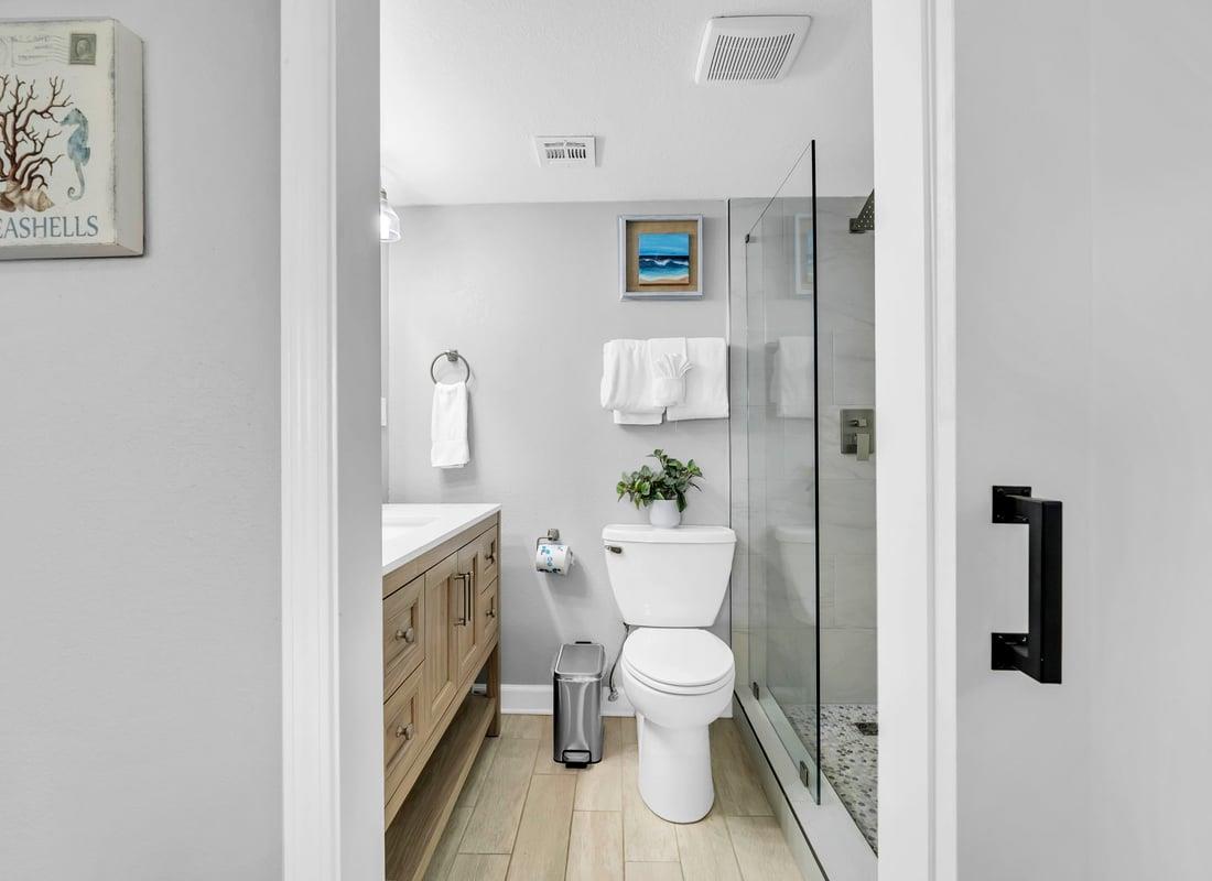 HSRC Master Bathroom with WalkIn Shower