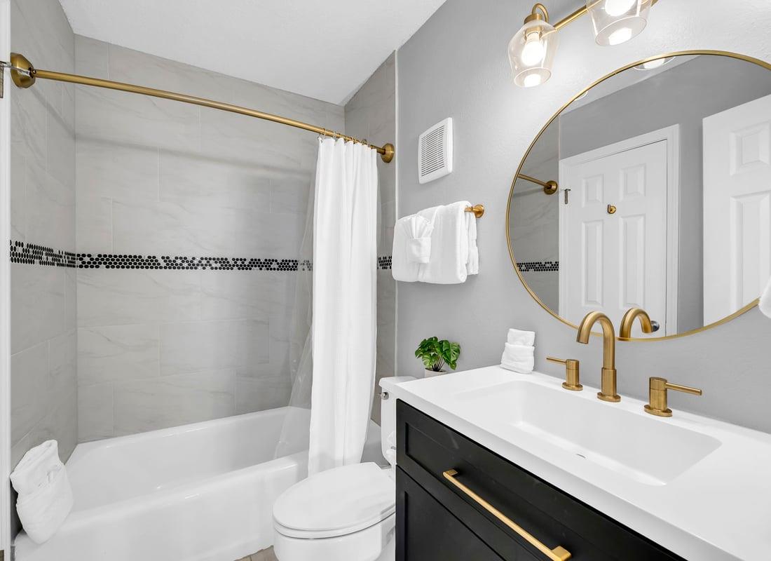HSRC Guest Bathroom with TubShower Combo