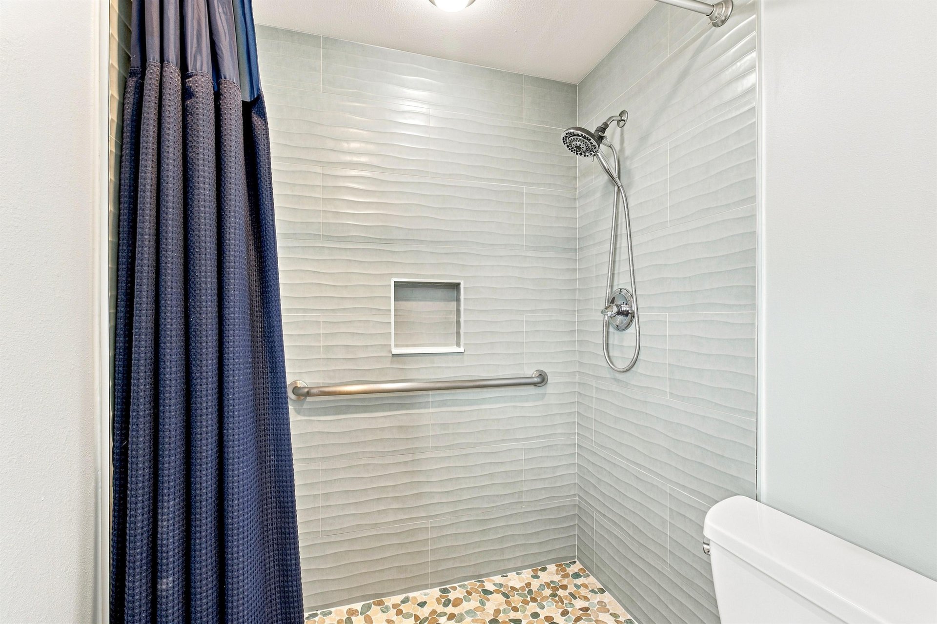 1403341