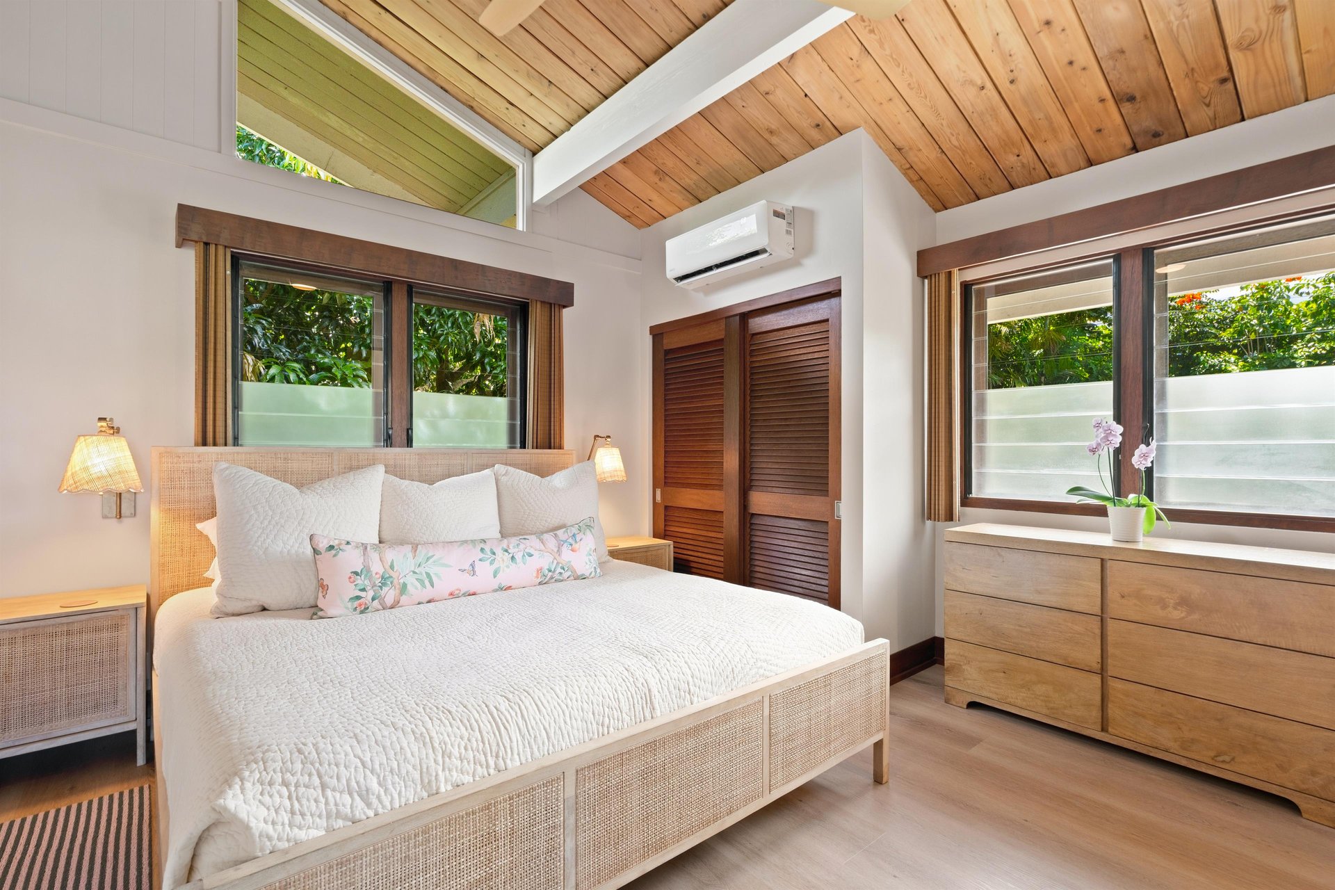 Master with en suite bathroom