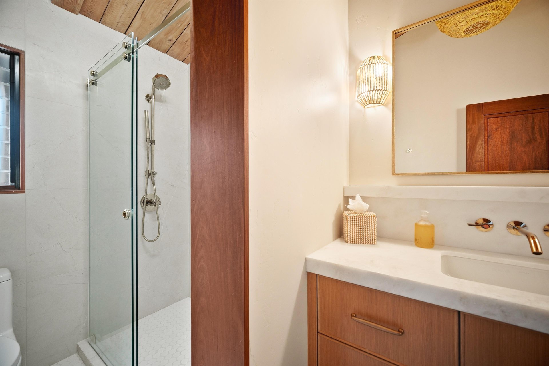 Upstair hallway bathroom