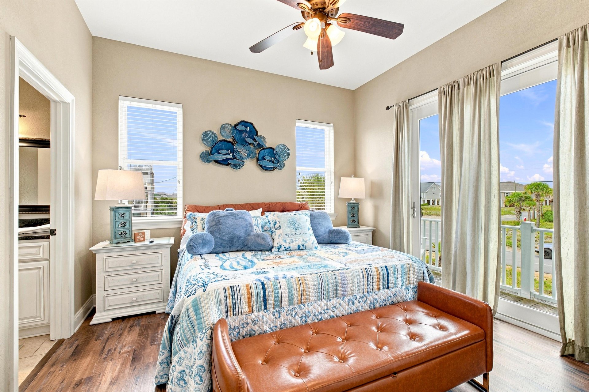 1403935