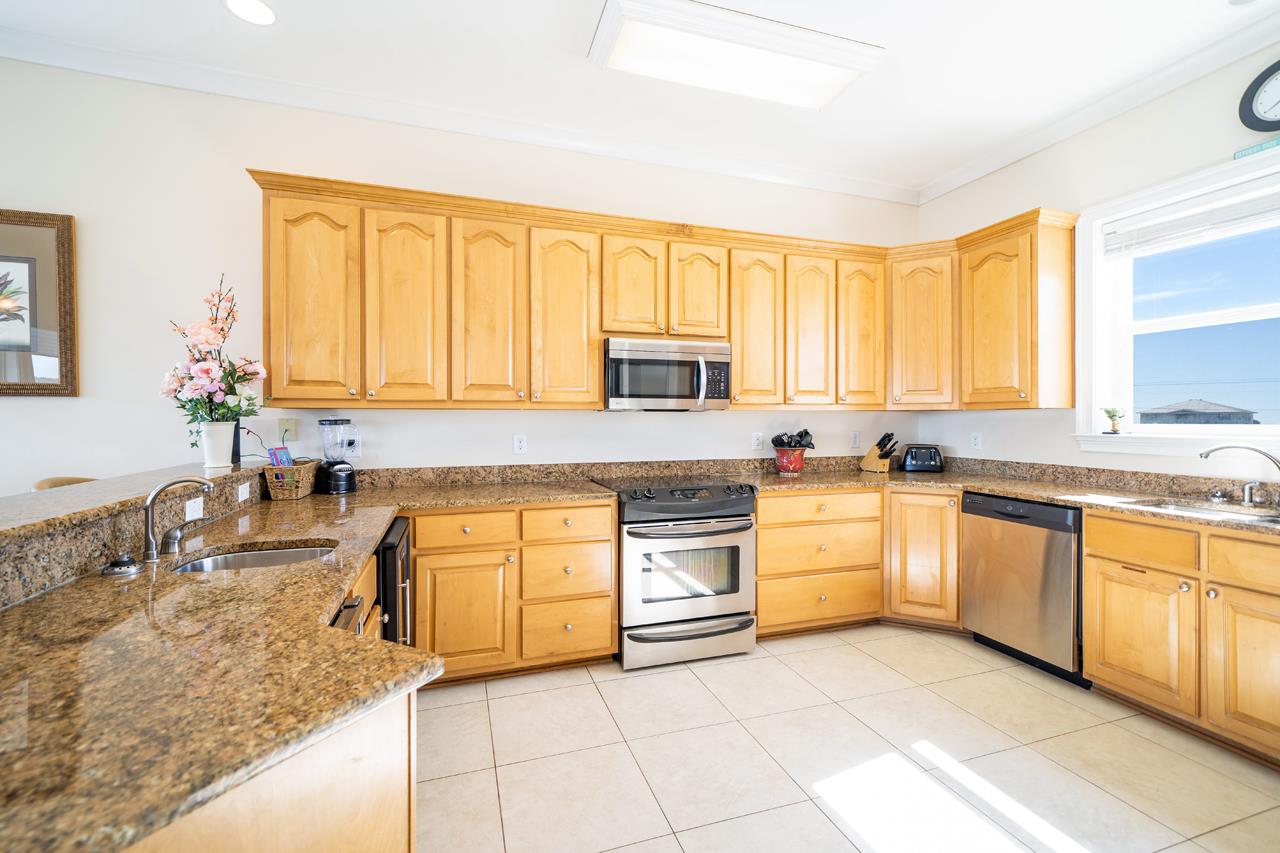 Gulf Horizons 12