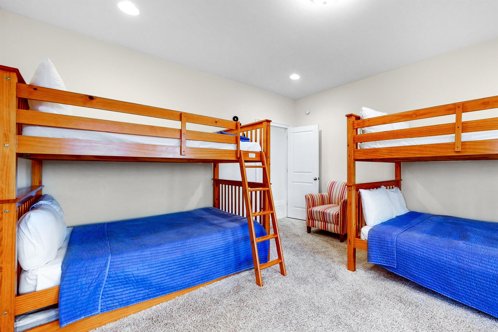 Gulf Horizons 25
