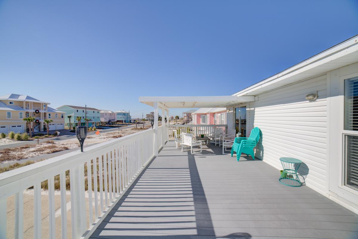 7456 Gulf Boulevard  ParrotEyes Cove 28