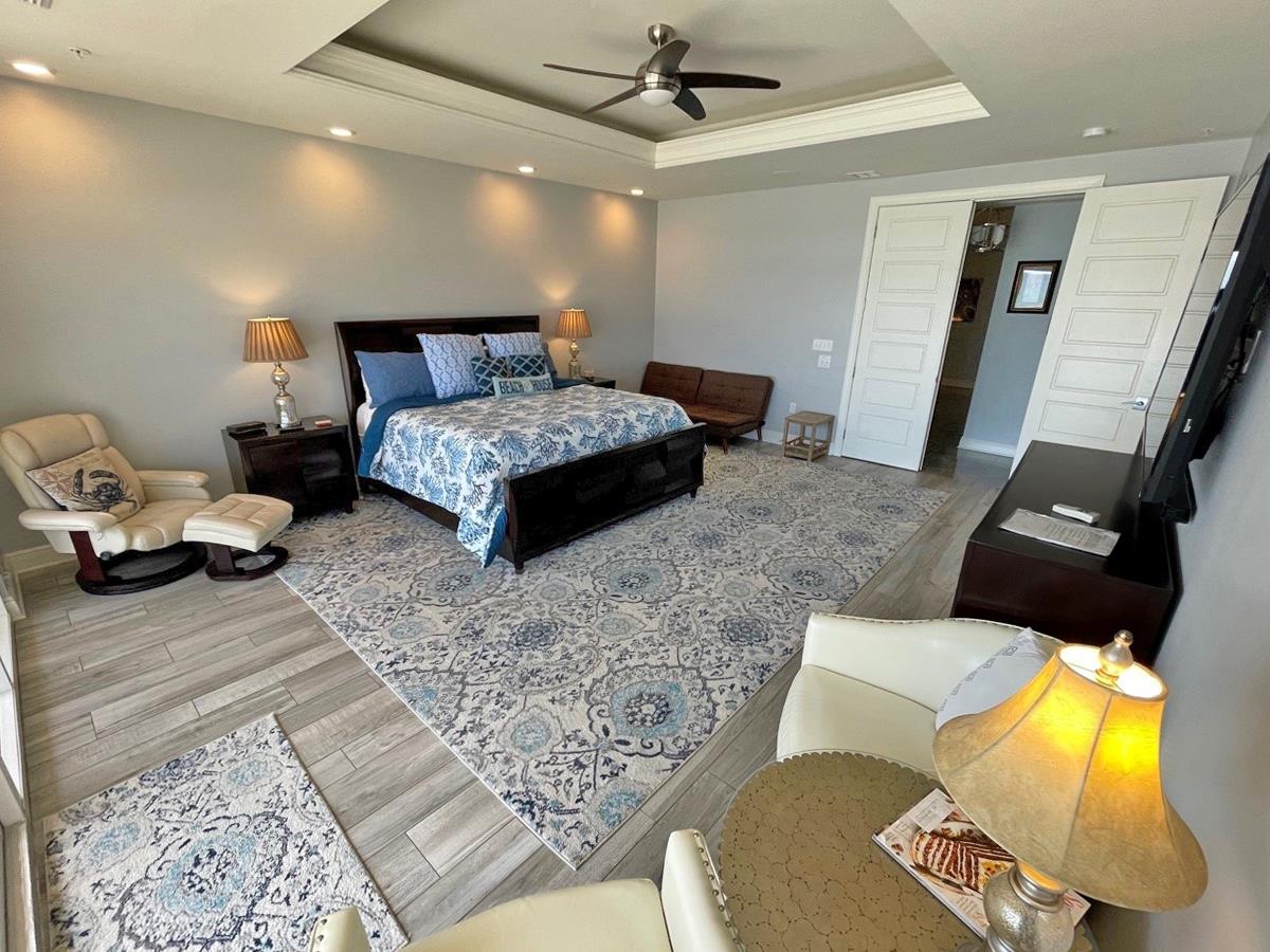 Regency Cabanas B6 17