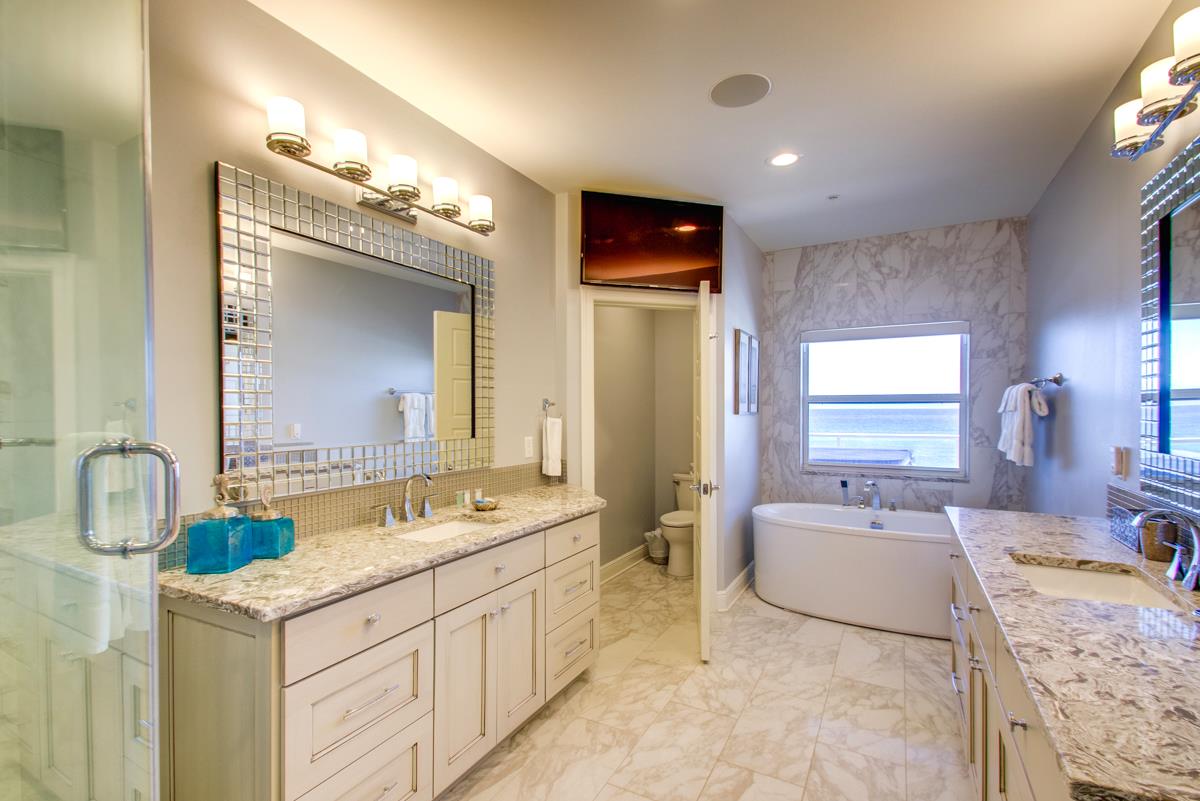 Regency Cabanas B6 19
