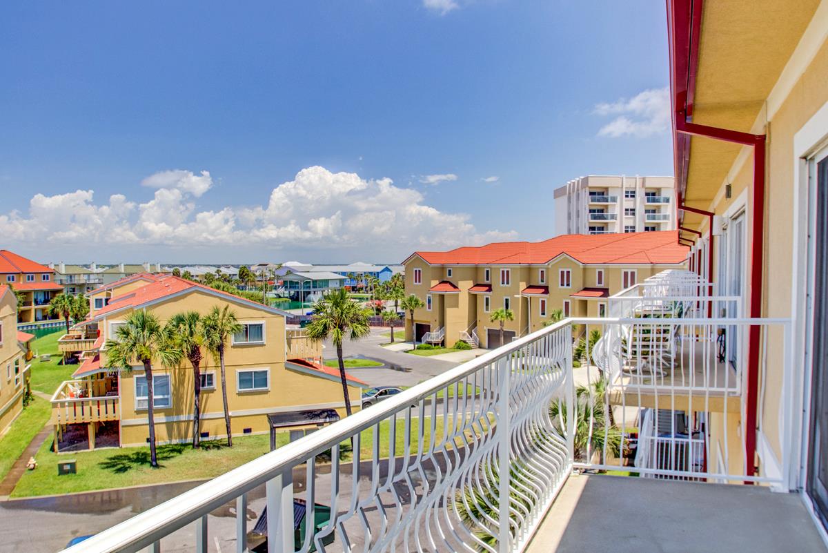 Regency Cabanas B6 38