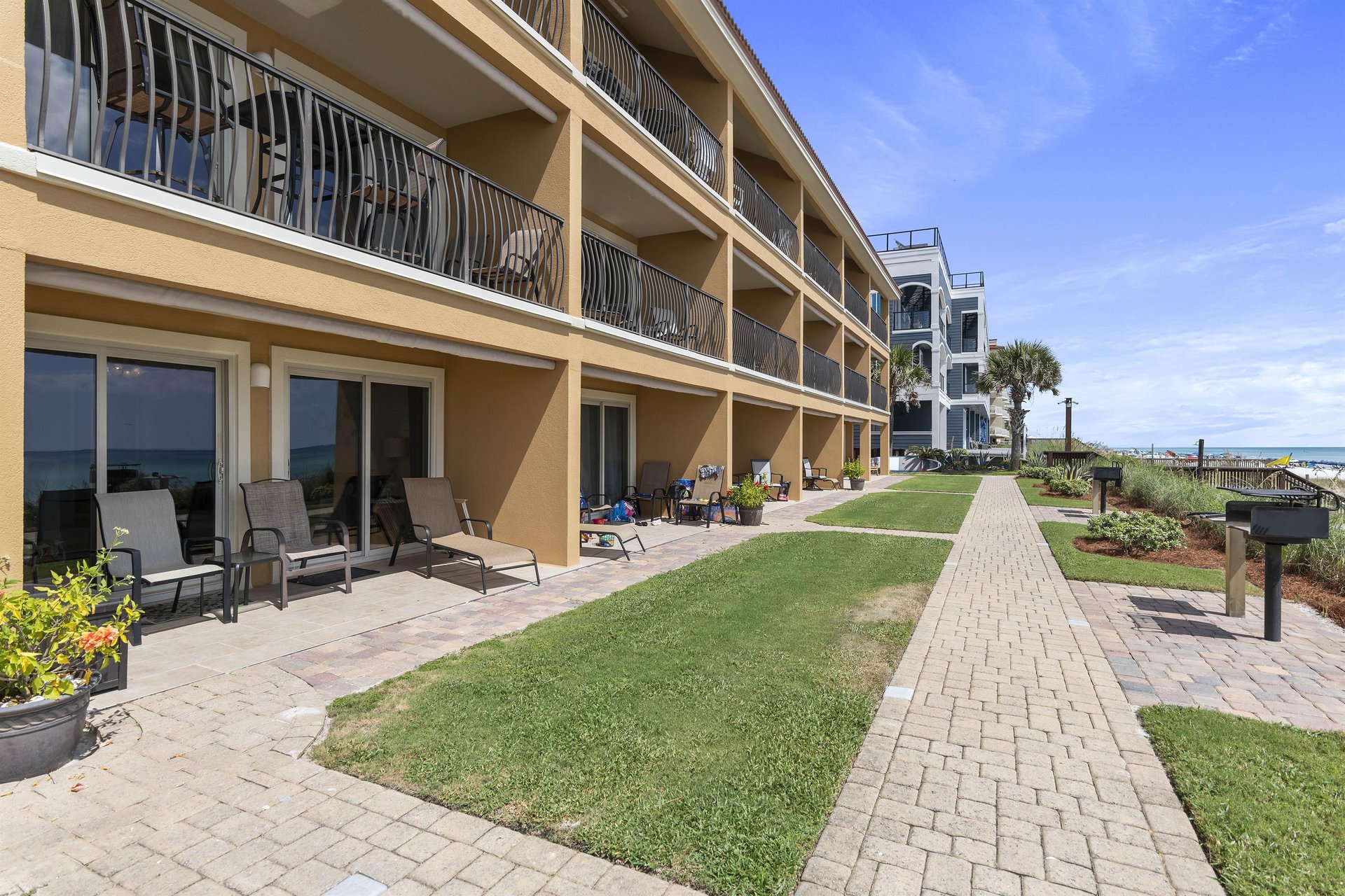 Coral Reef Club 05 18