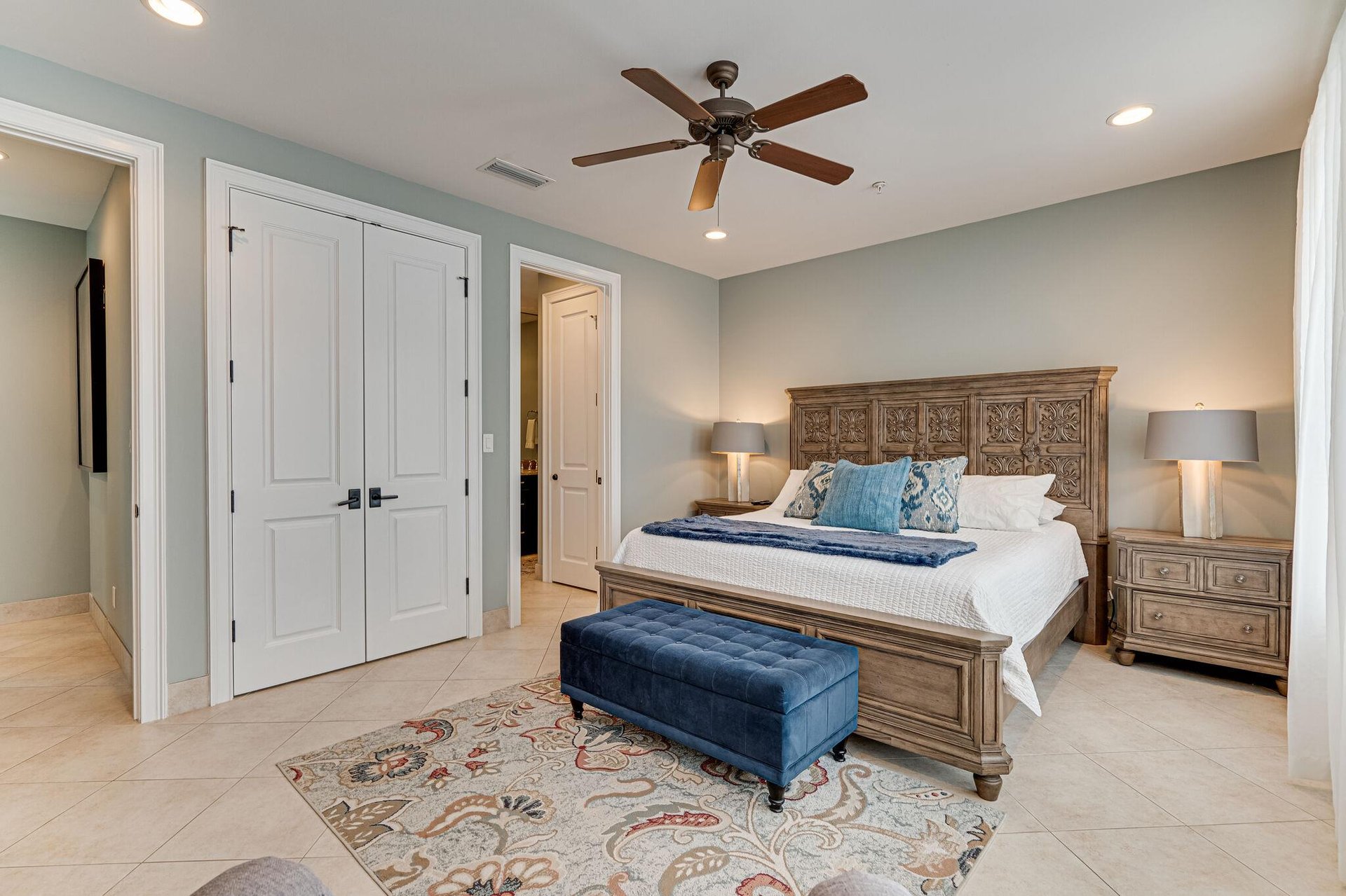 Ocean Front Escape 13