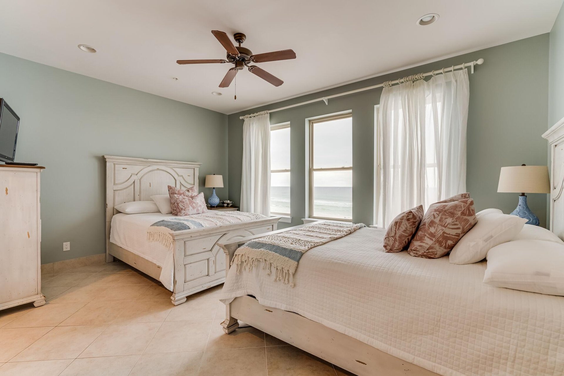 Ocean Front Escape 17