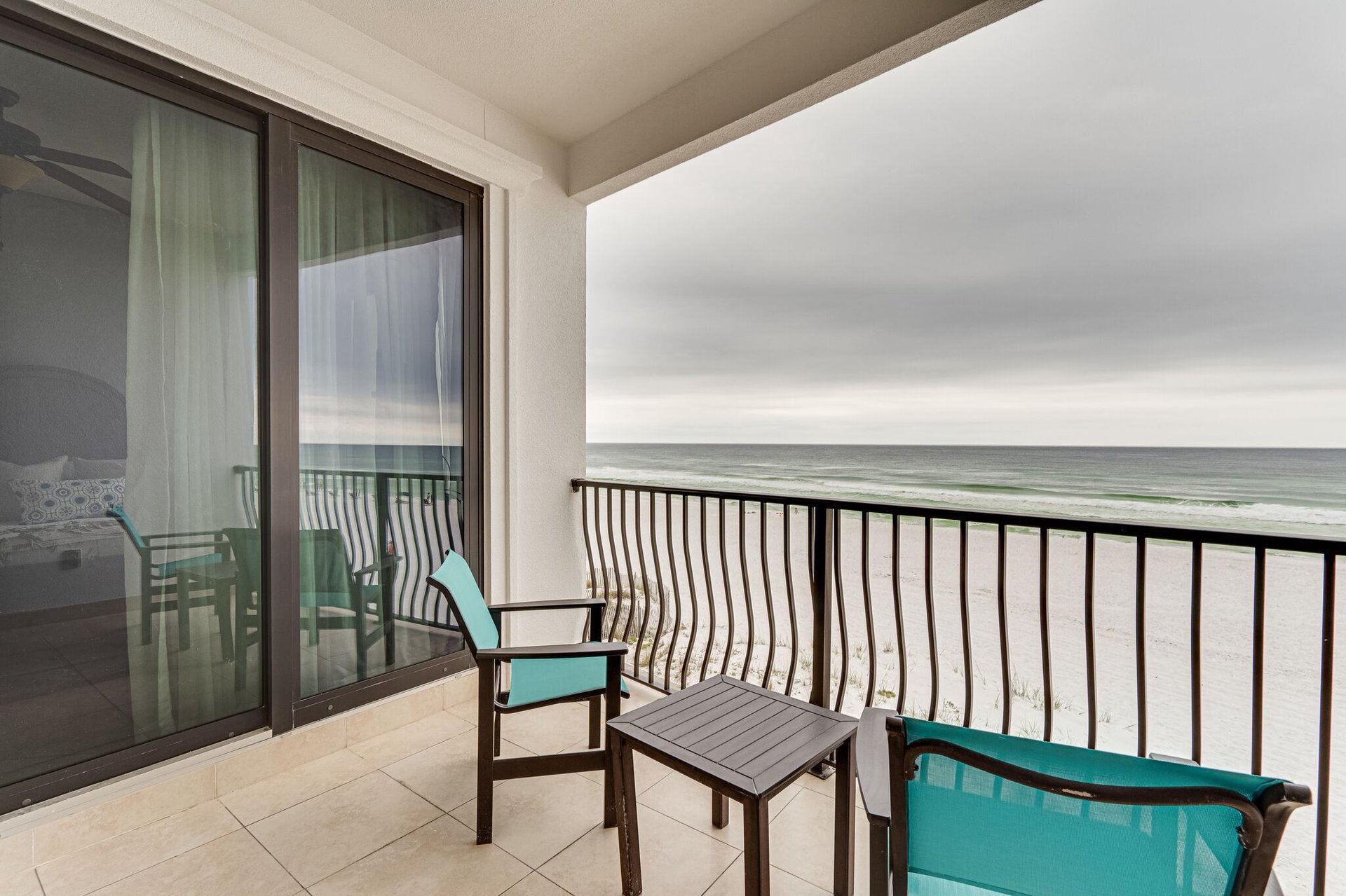 Ocean Front Escape 18