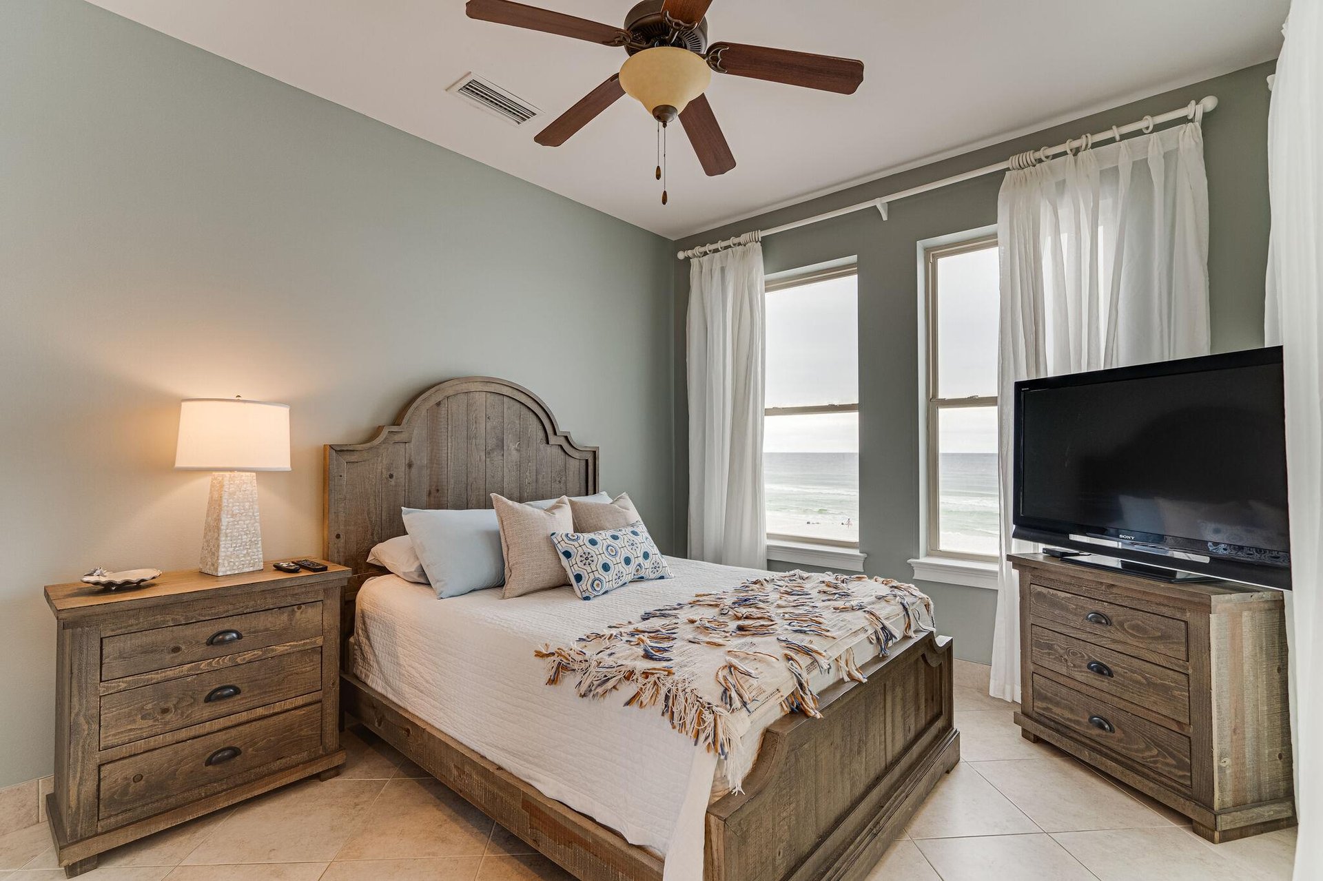 Ocean Front Escape 21