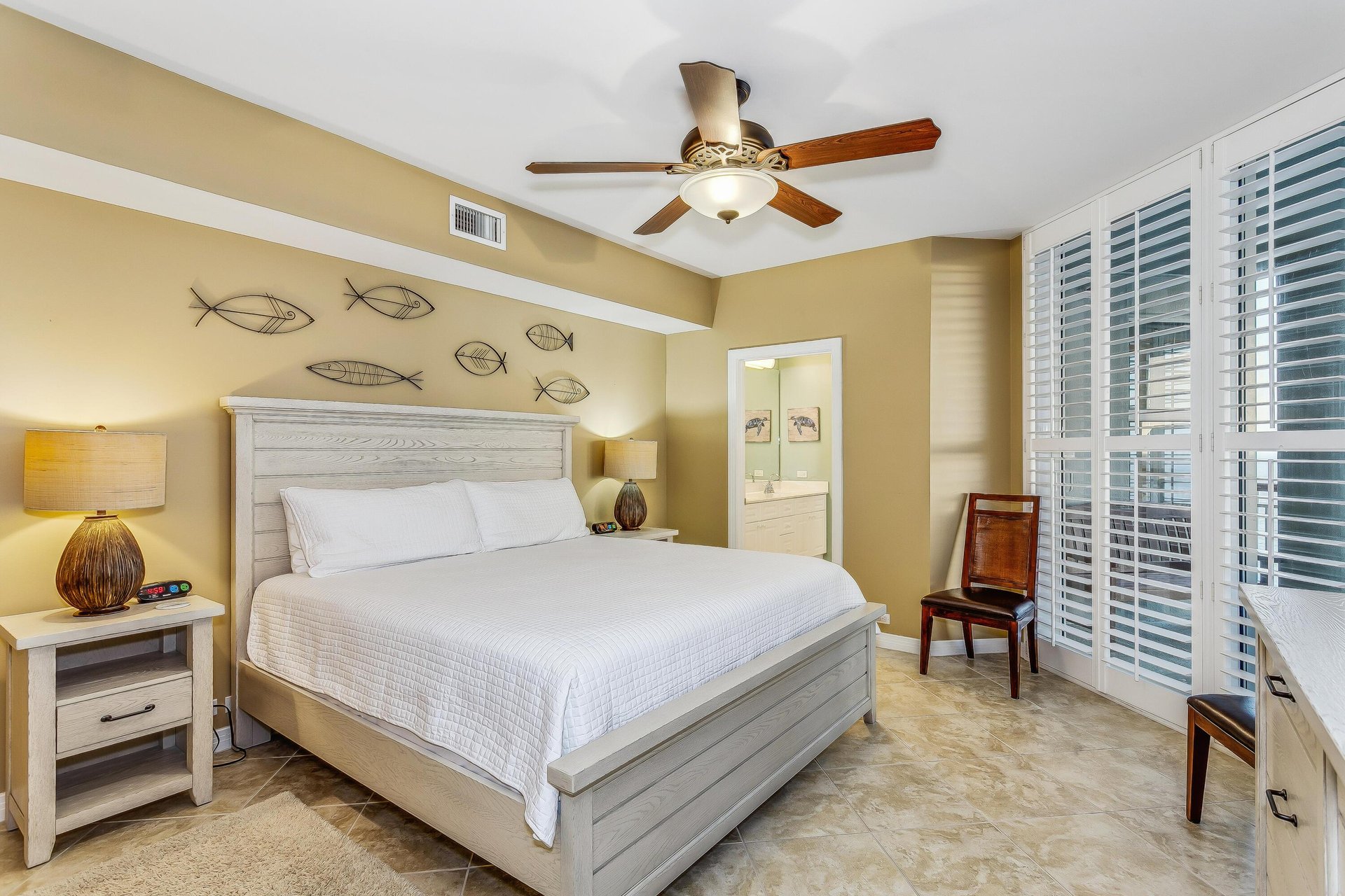 Beach Colony West 11F 18