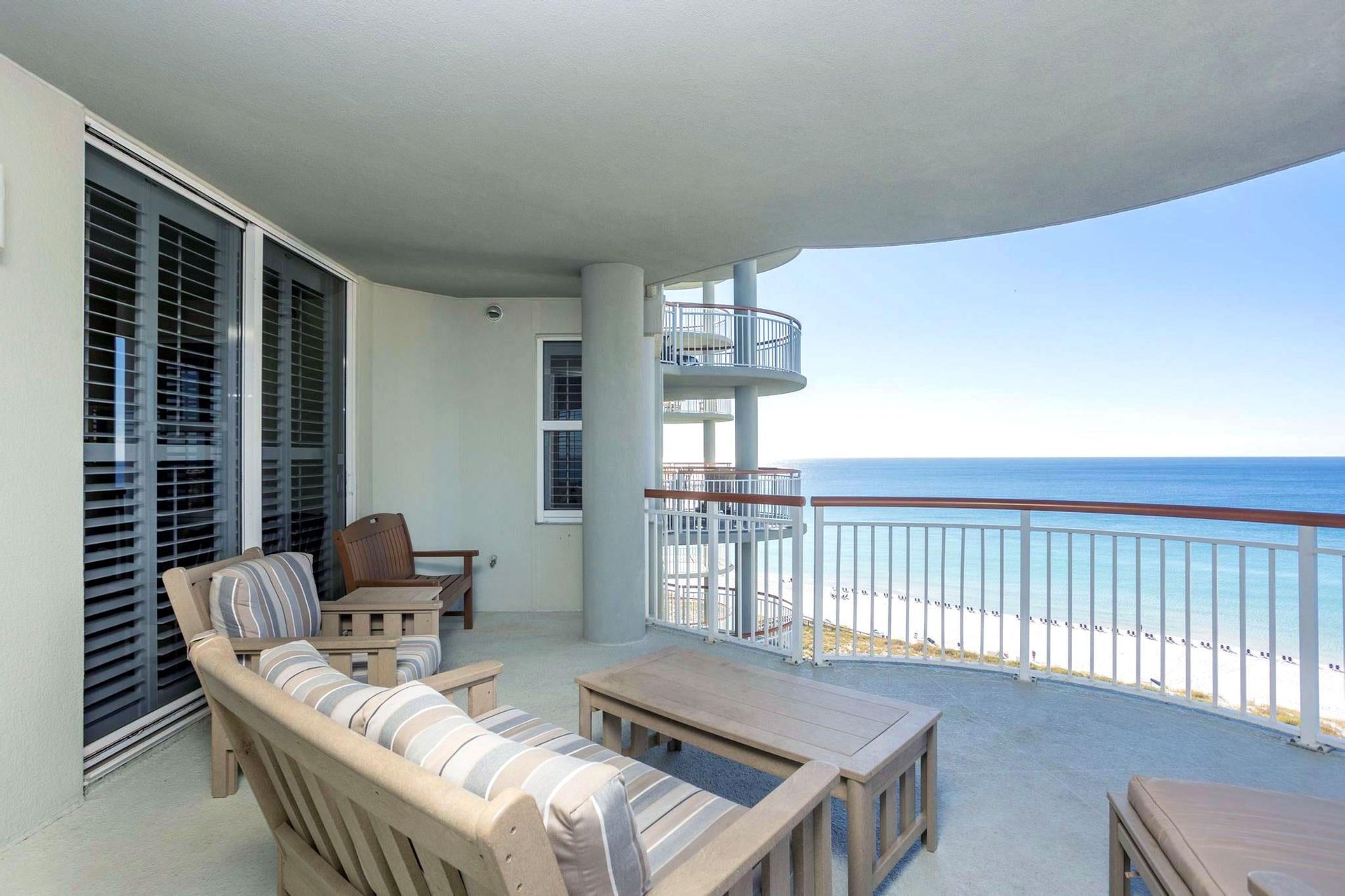 Beach Colony West 11F 30