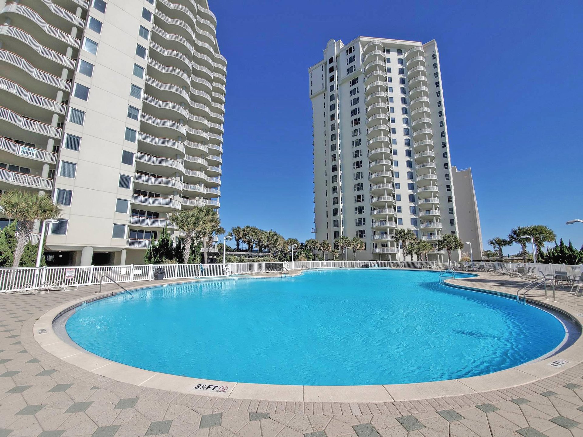 Beach Colony West 11F 35
