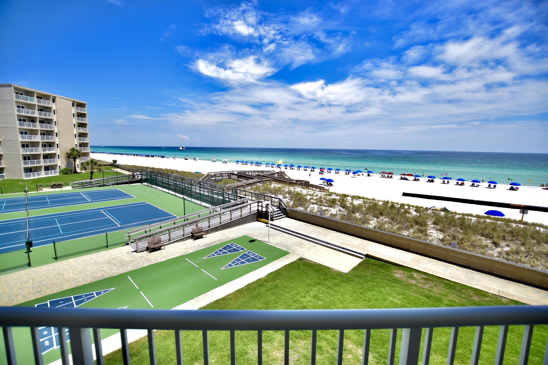 Holiday Surf and Racquet Unit 303 1