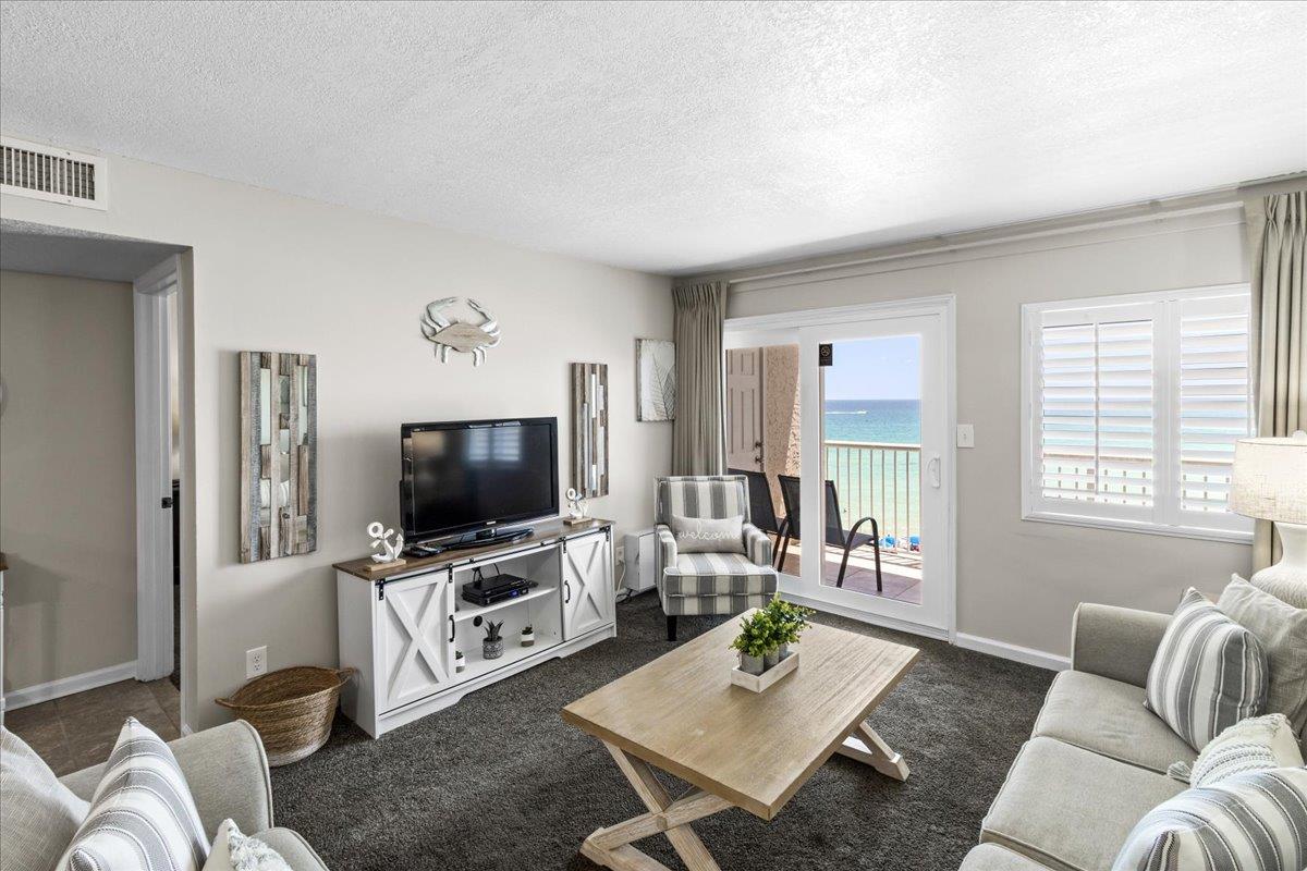 Holiday Surf and Racquet Unit 623 18