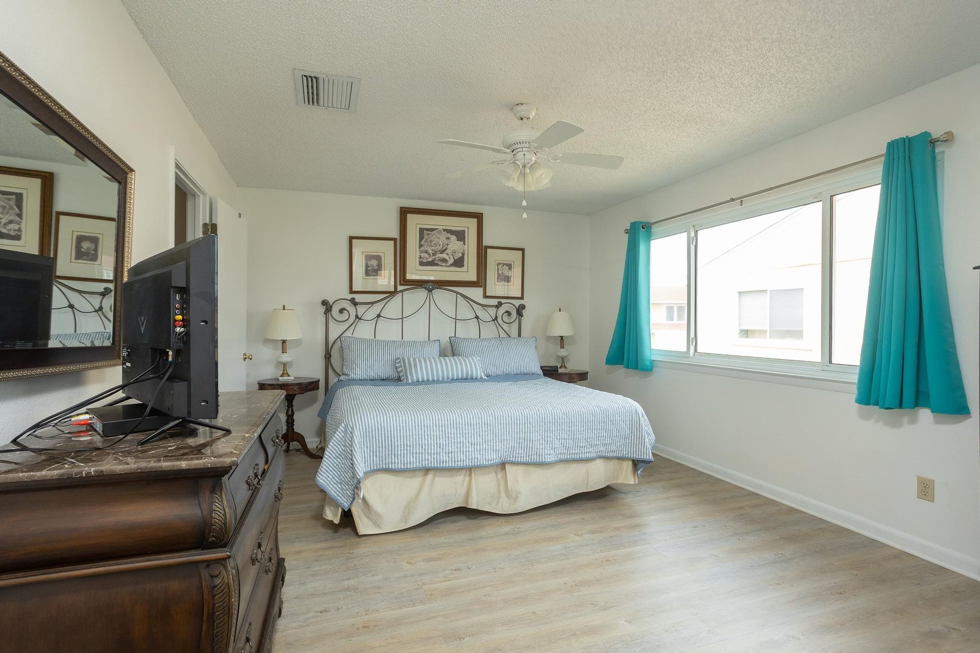 Regency Cabanas E2 16
