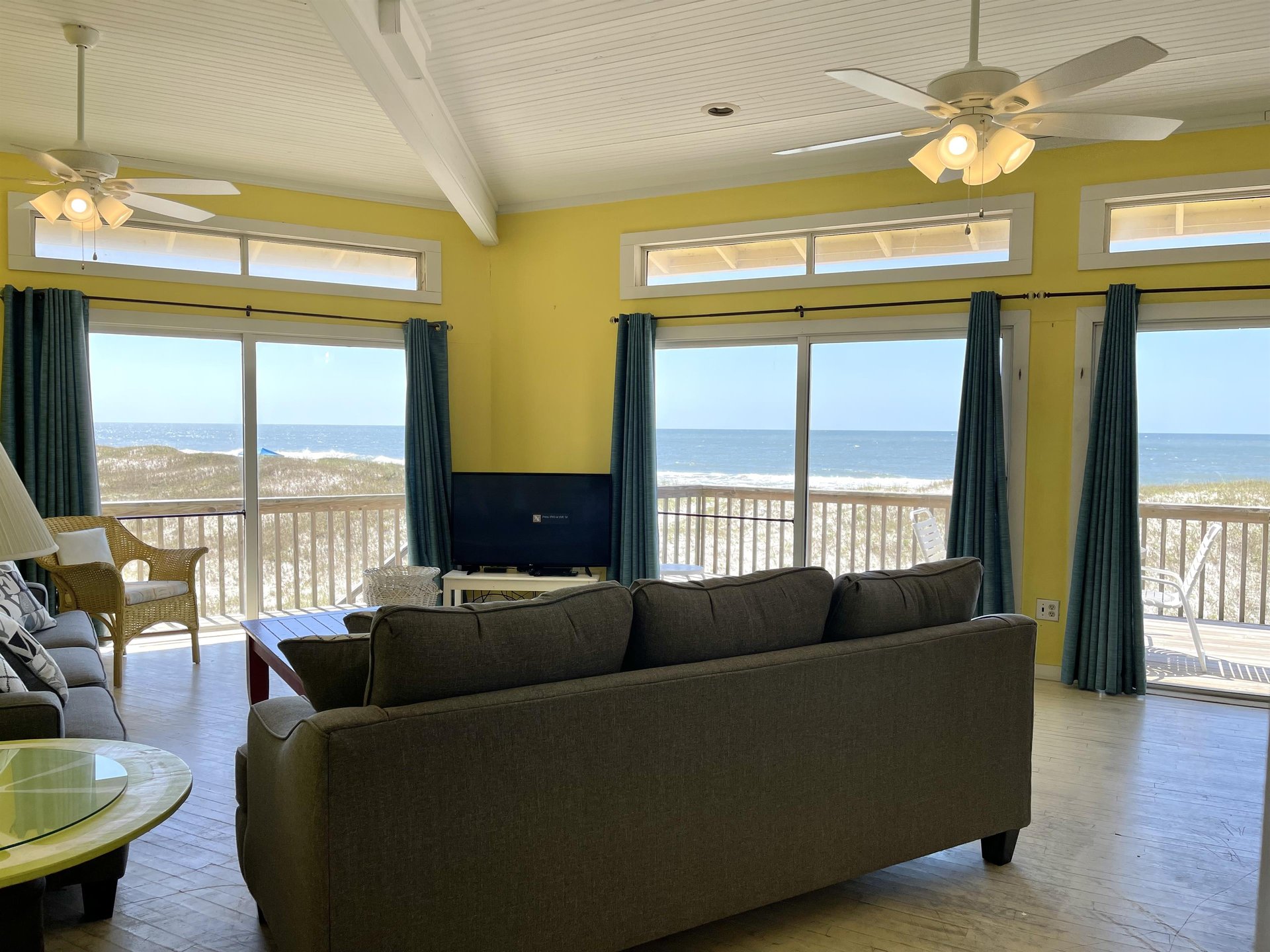 Birdcage  Pet Friendly 3