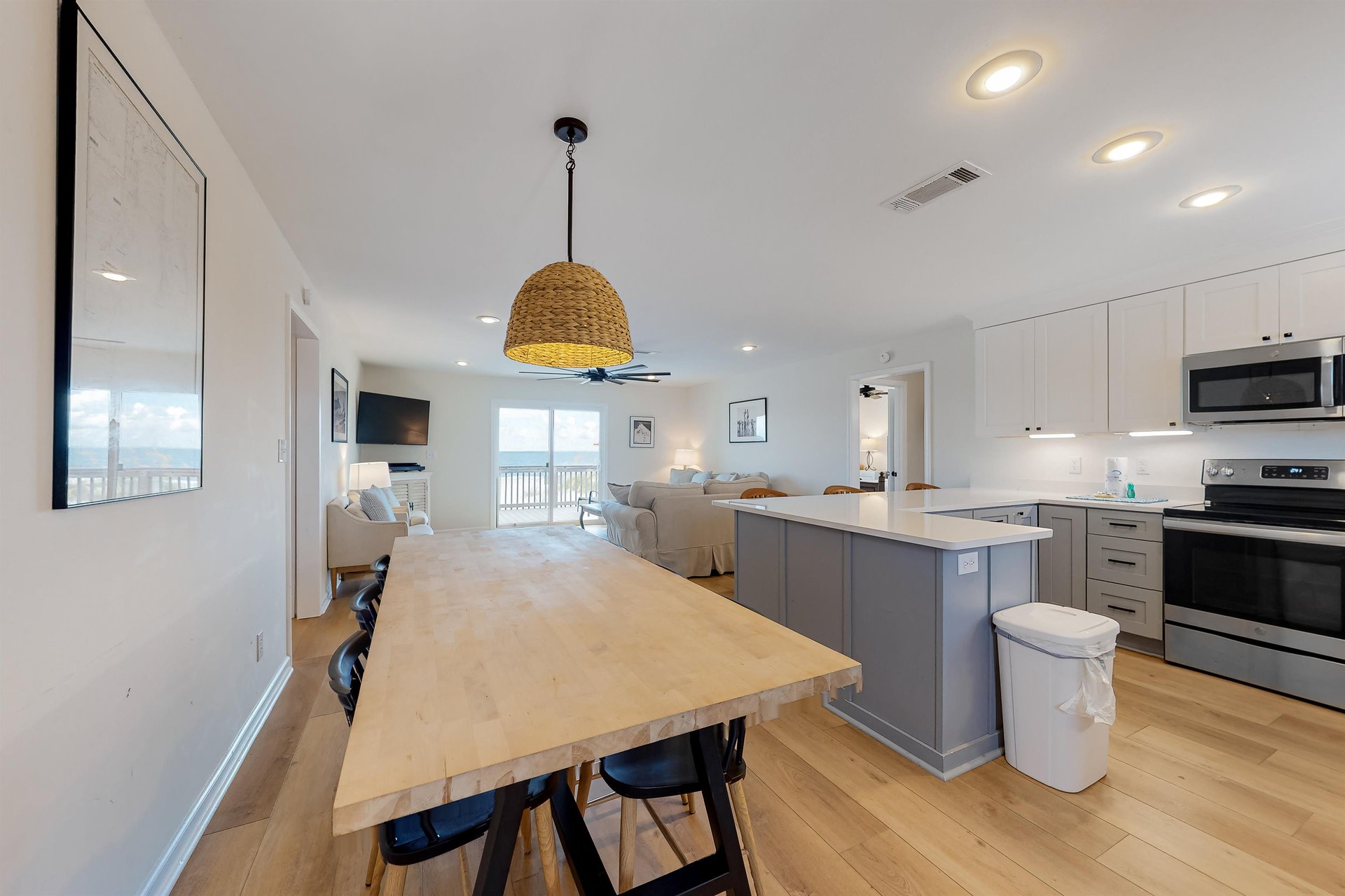 Twin Palms 5
