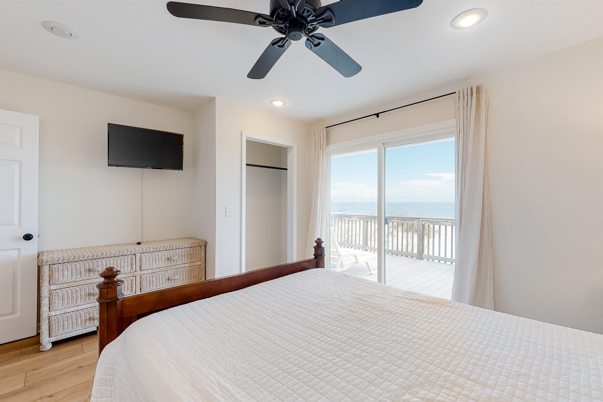 Twin Palms 11