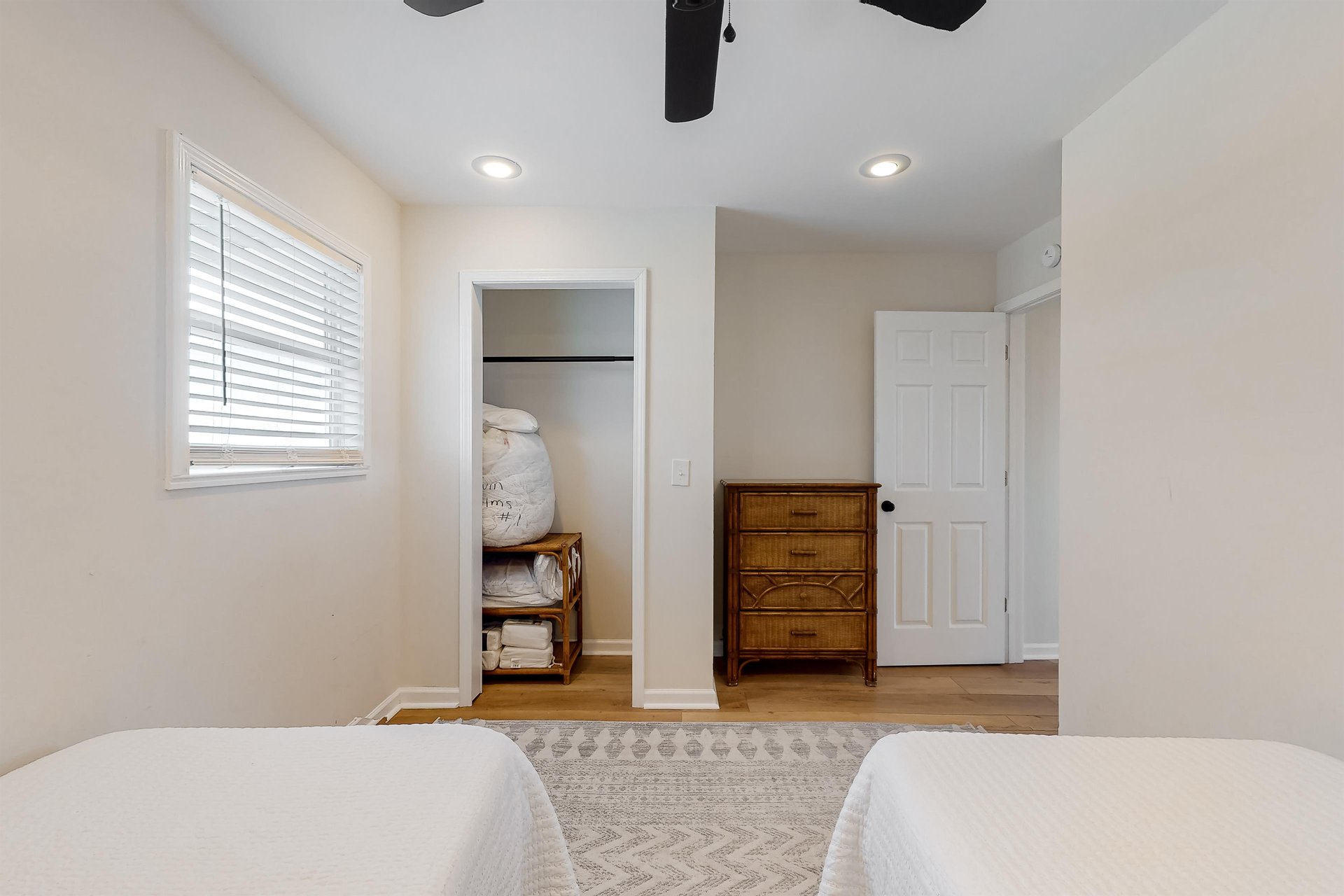 Twin Palms 15